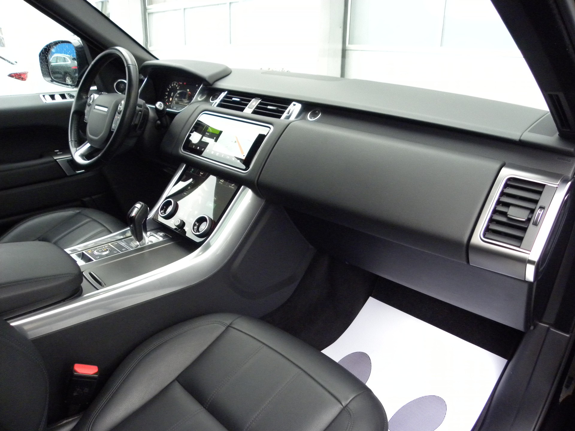 LAND ROVER Range Rover Sport D300 3.0D I6 MHEV SE Automatic-image-5