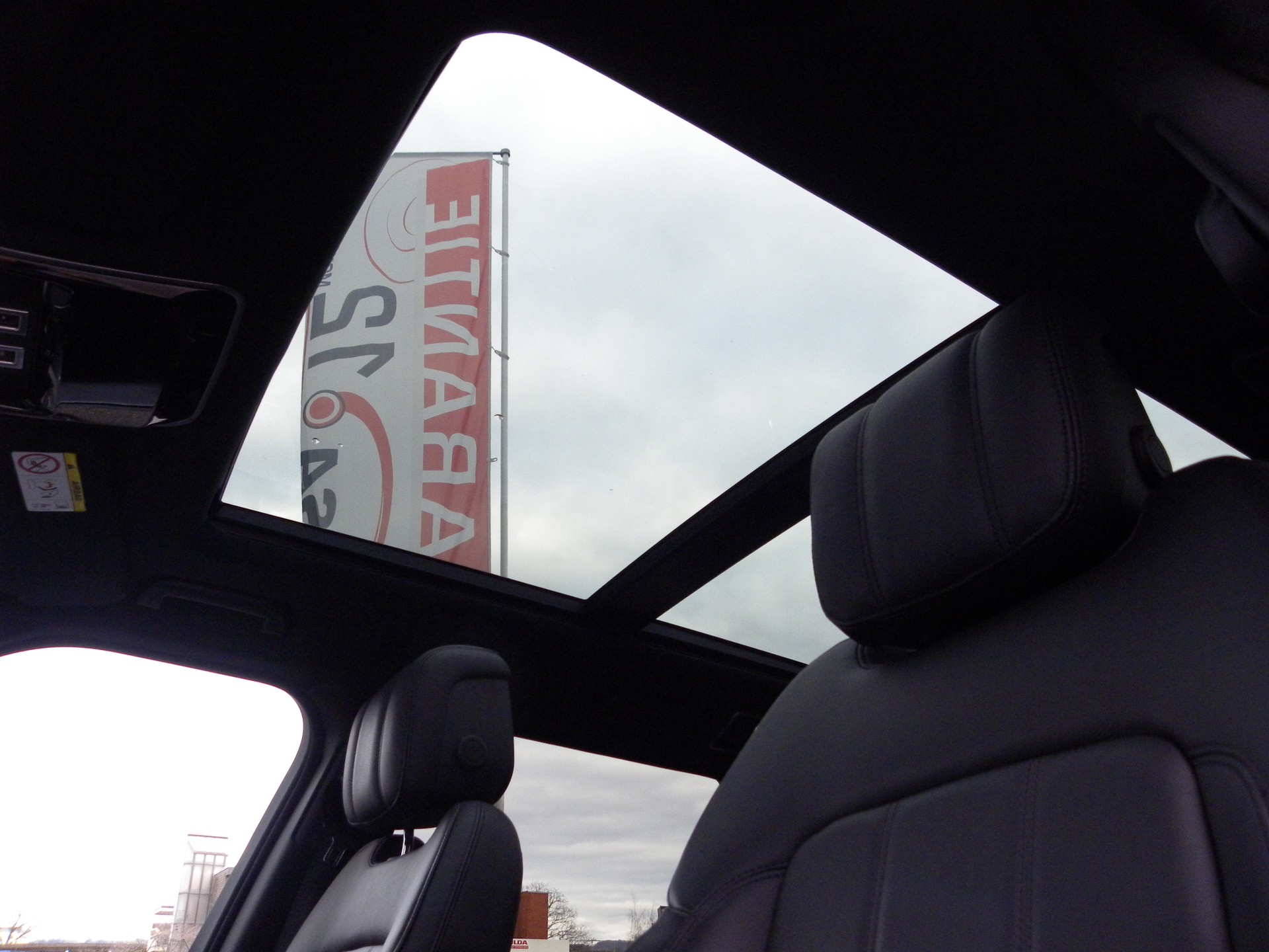LAND ROVER Range Rover Sport D300 3.0D I6 MHEV SE Automatic-image-8