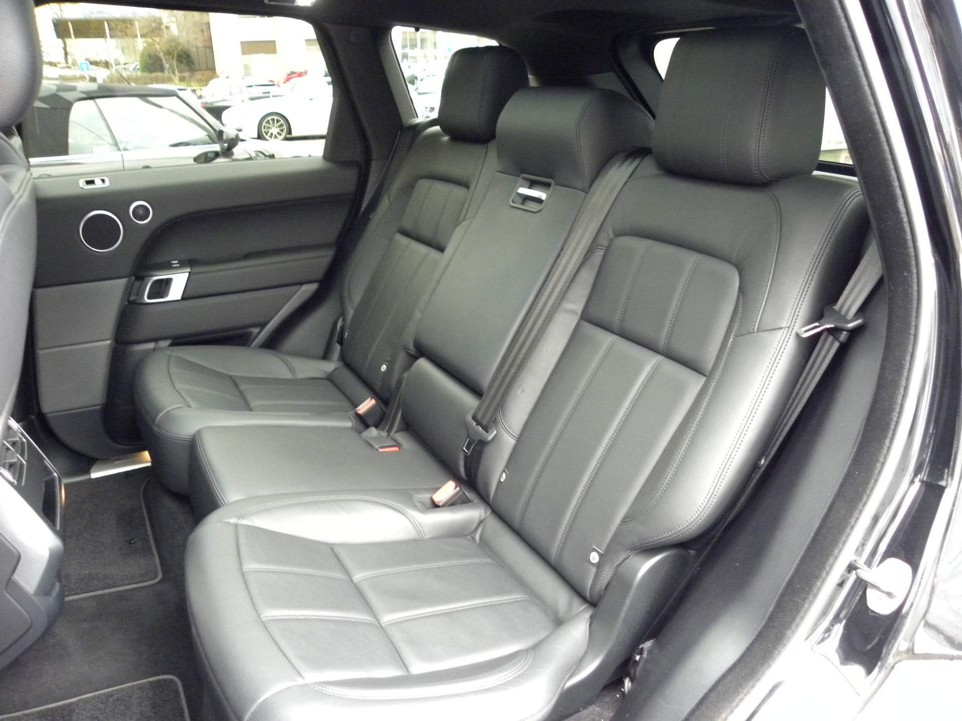 LAND ROVER Range Rover Sport D300 3.0D I6 MHEV SE Automatic-image-7