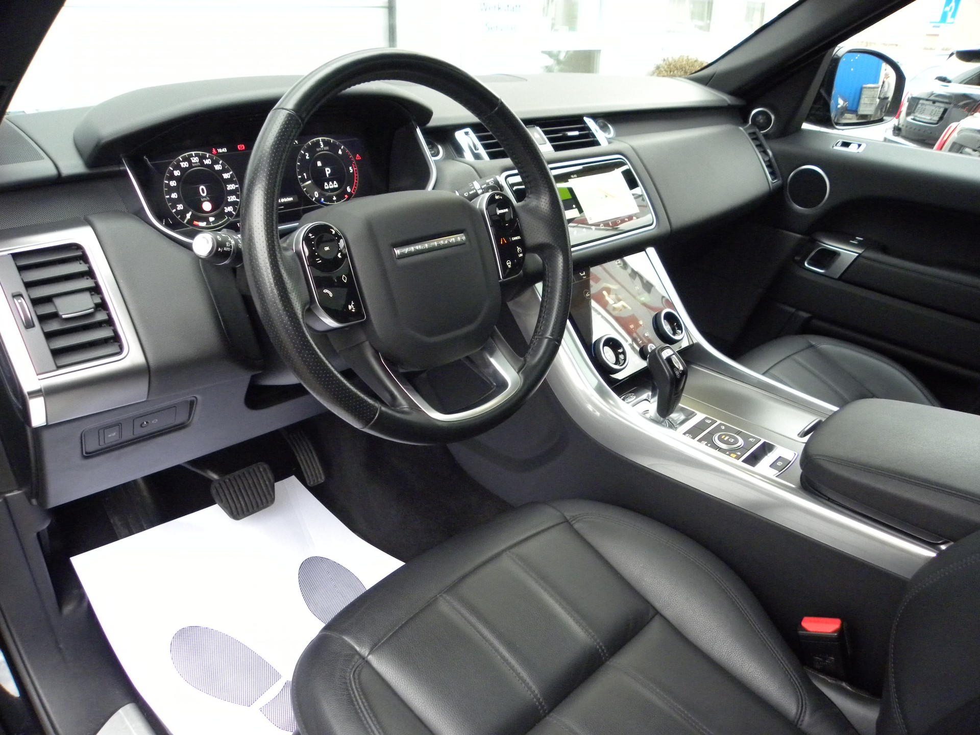 LAND ROVER Range Rover Sport D300 3.0D I6 MHEV SE Automatic-image-4