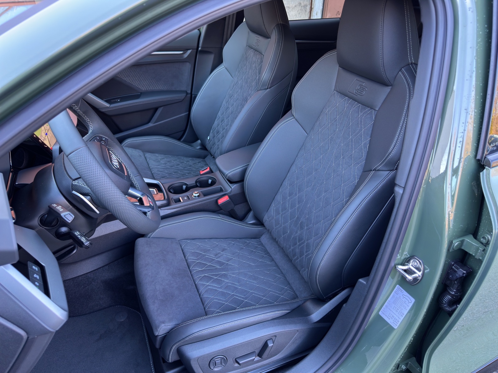 AUDI A3 Sportback TFSI 110 kW S line S tronic-image-11