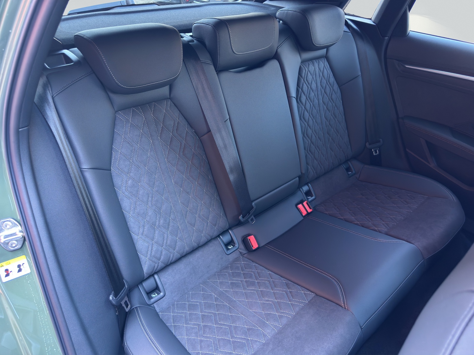AUDI A3 Sportback TFSI 110 kW S line S tronic-image-8
