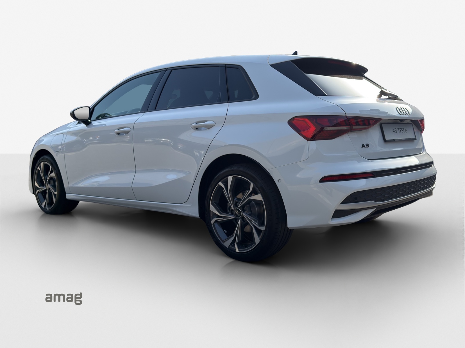 AUDI A3 Sportback TFSI e 150 kW Attraction S-tronic-image-2