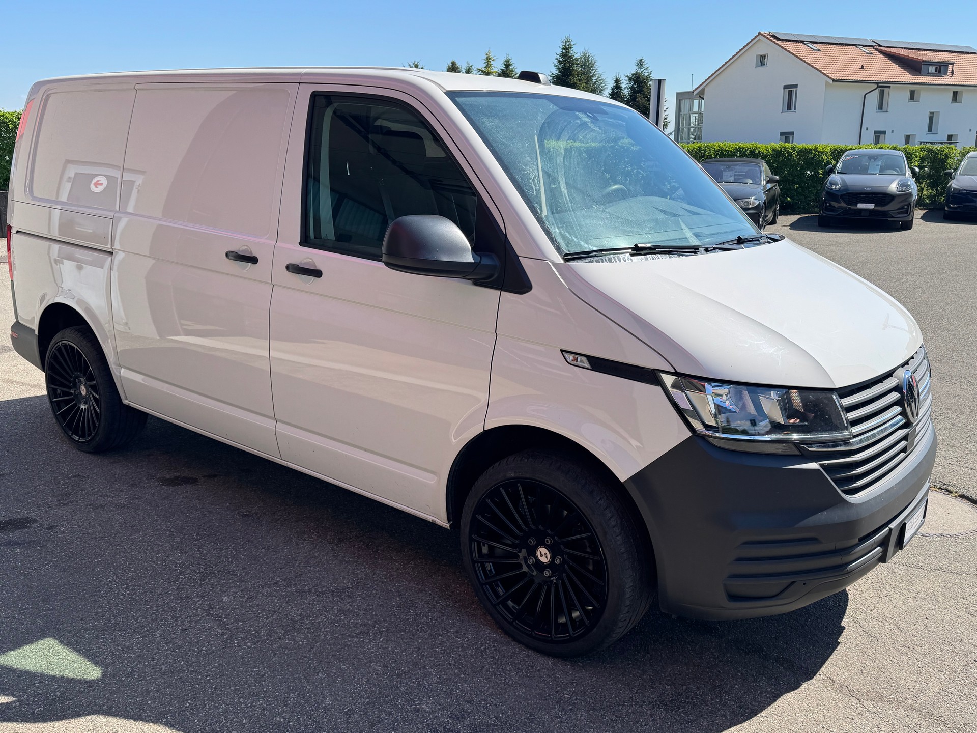 VW T6.1 2.0 TDI Entry-image-1
