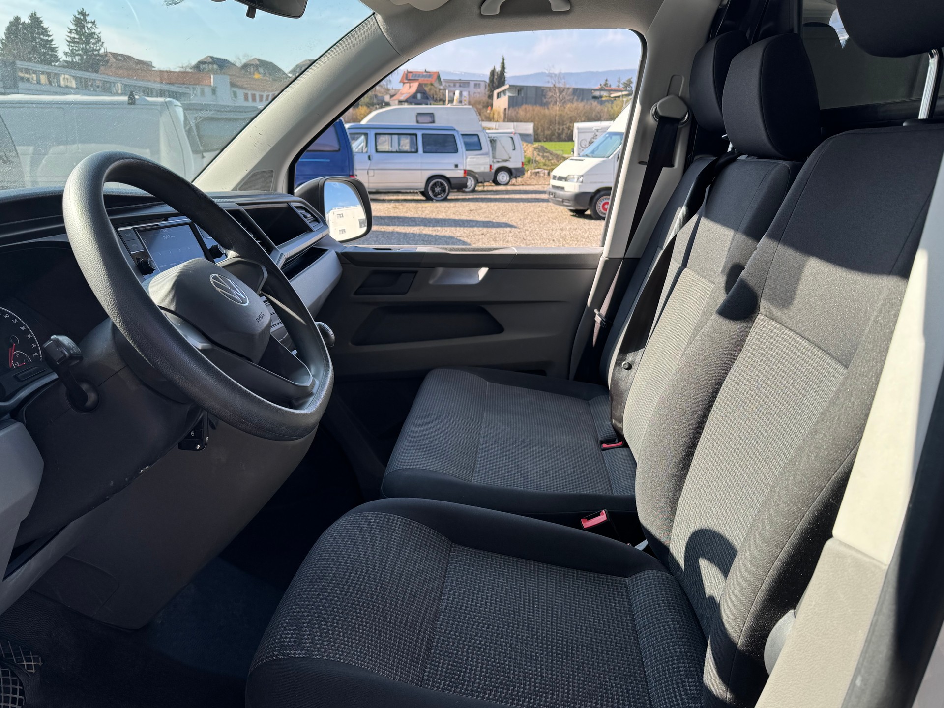 VW T6.1 2.0 TDI Entry-image-4