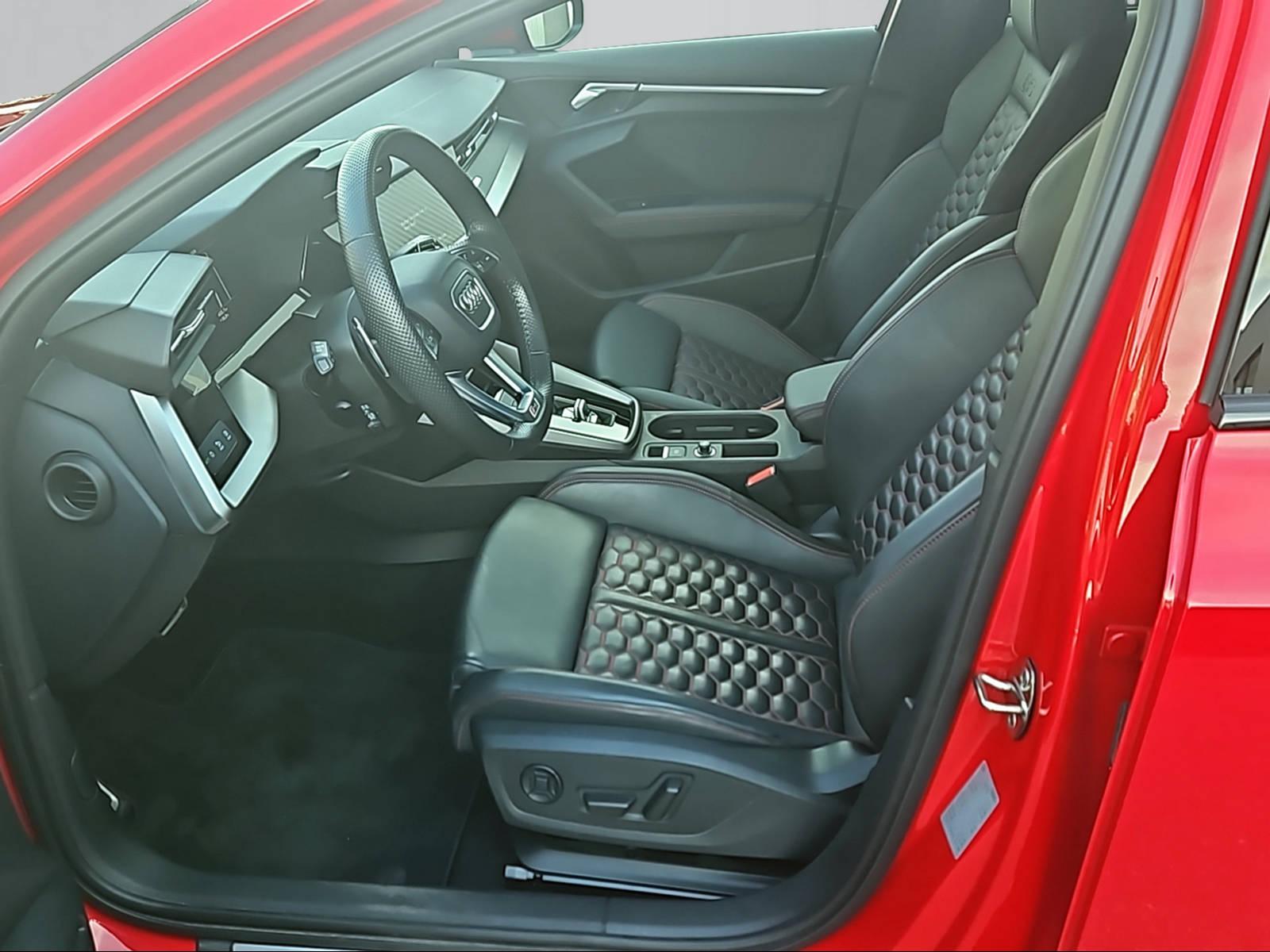 AUDI RS3 Sportback 2.5 TSI quattro S-tronic-image-6