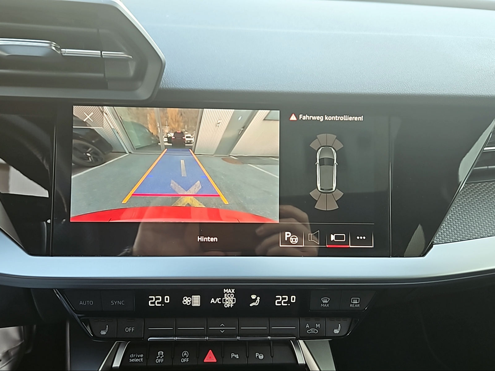 AUDI RS3 Sportback 2.5 TSI quattro S-tronic-image-9