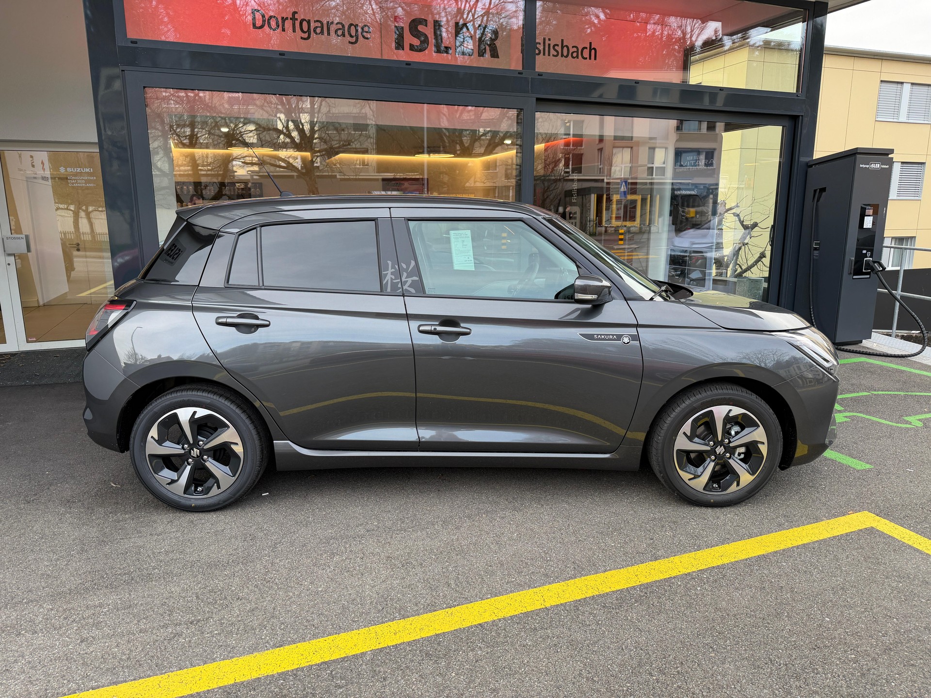 SUZUKI Swift 1.2 Sakura Top Hybrid-image-1