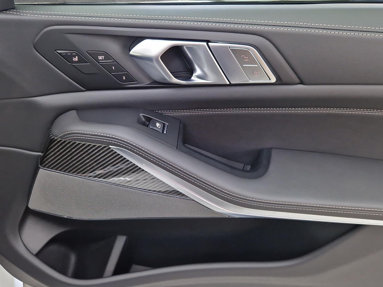 BMW X7 40d xDrive-image-15