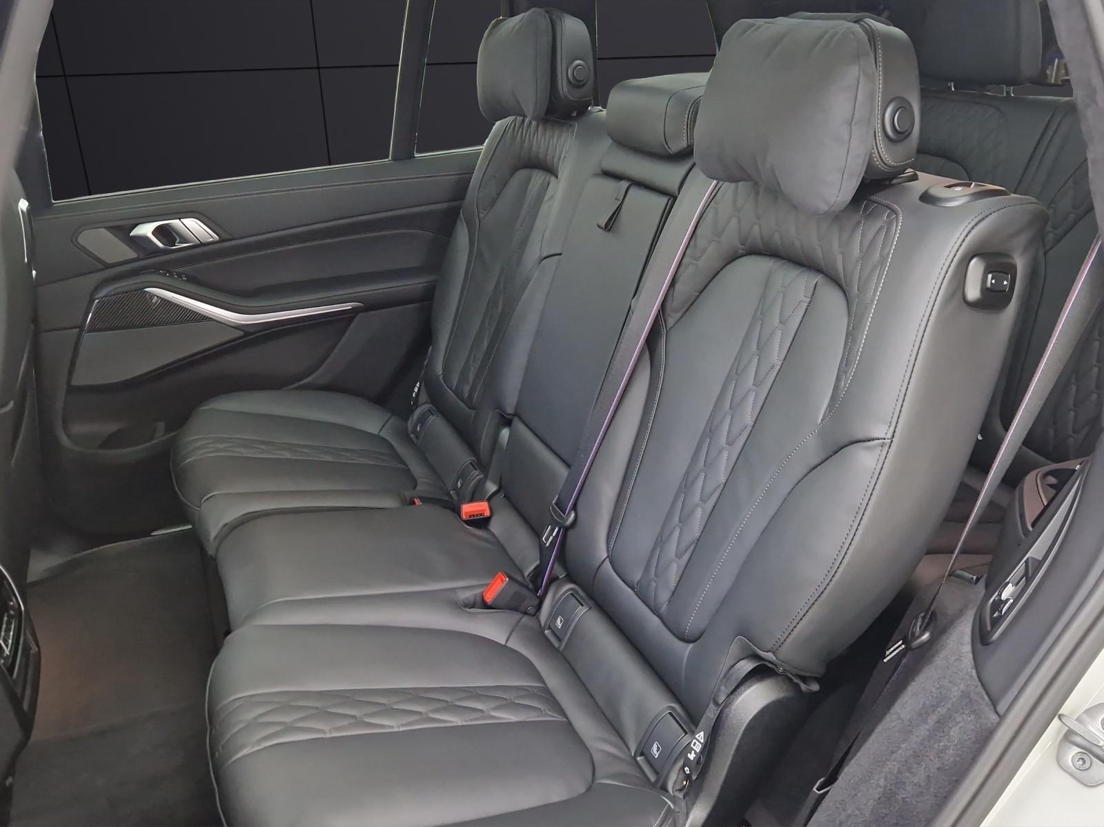BMW X7 40d xDrive-image-11