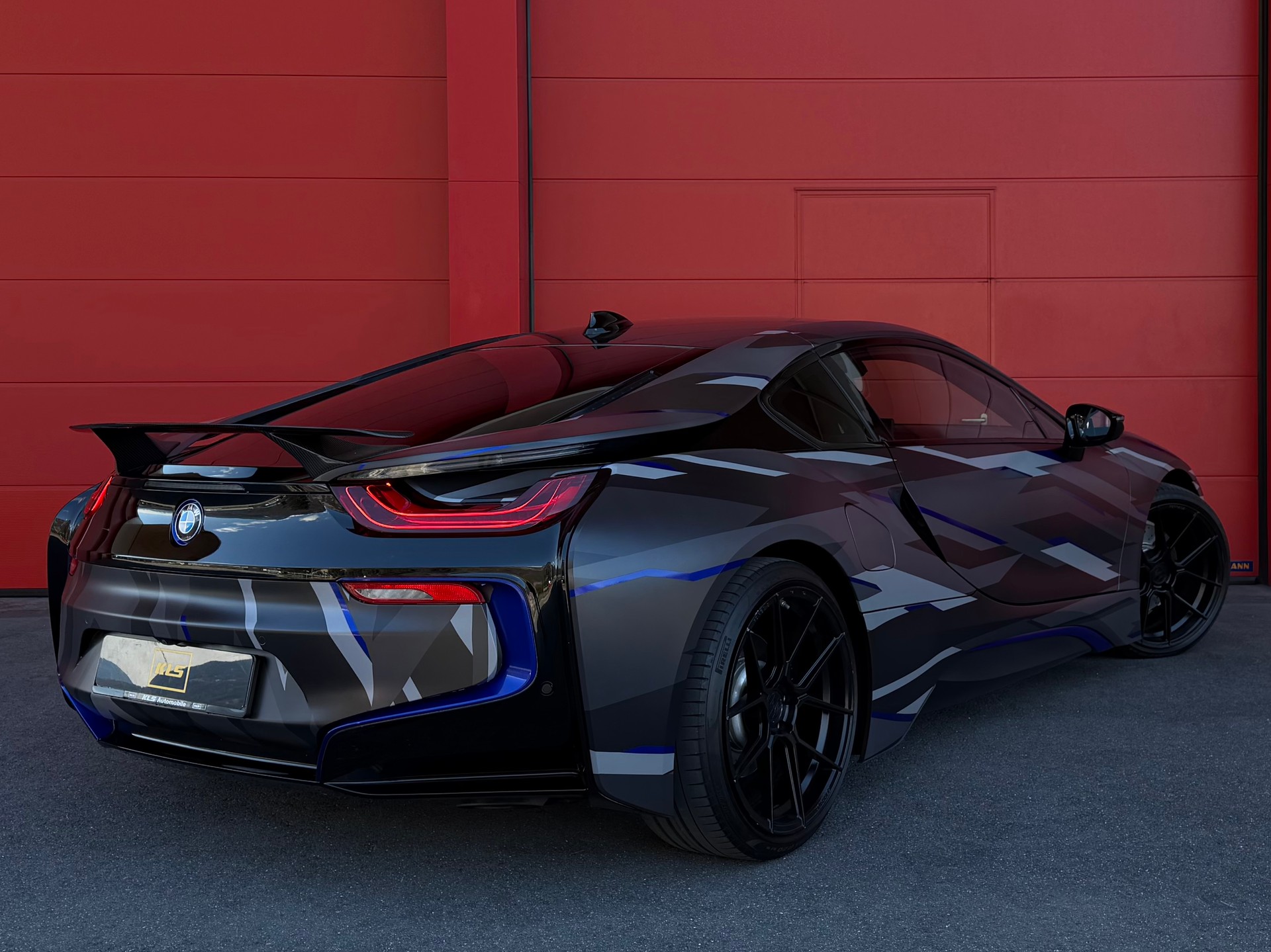 BMW i8 Coupé-image-3