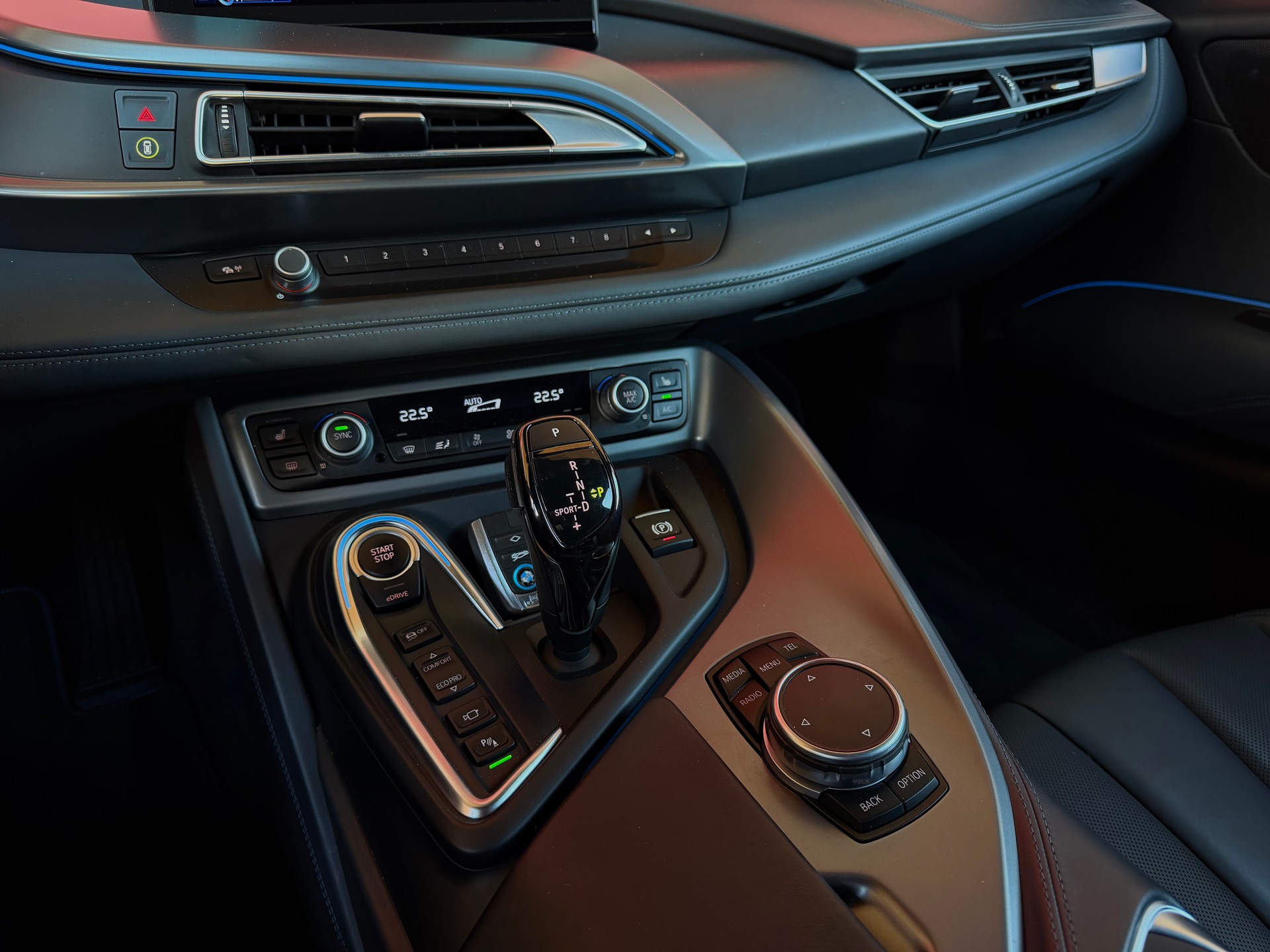 BMW i8 Coupé-image-10