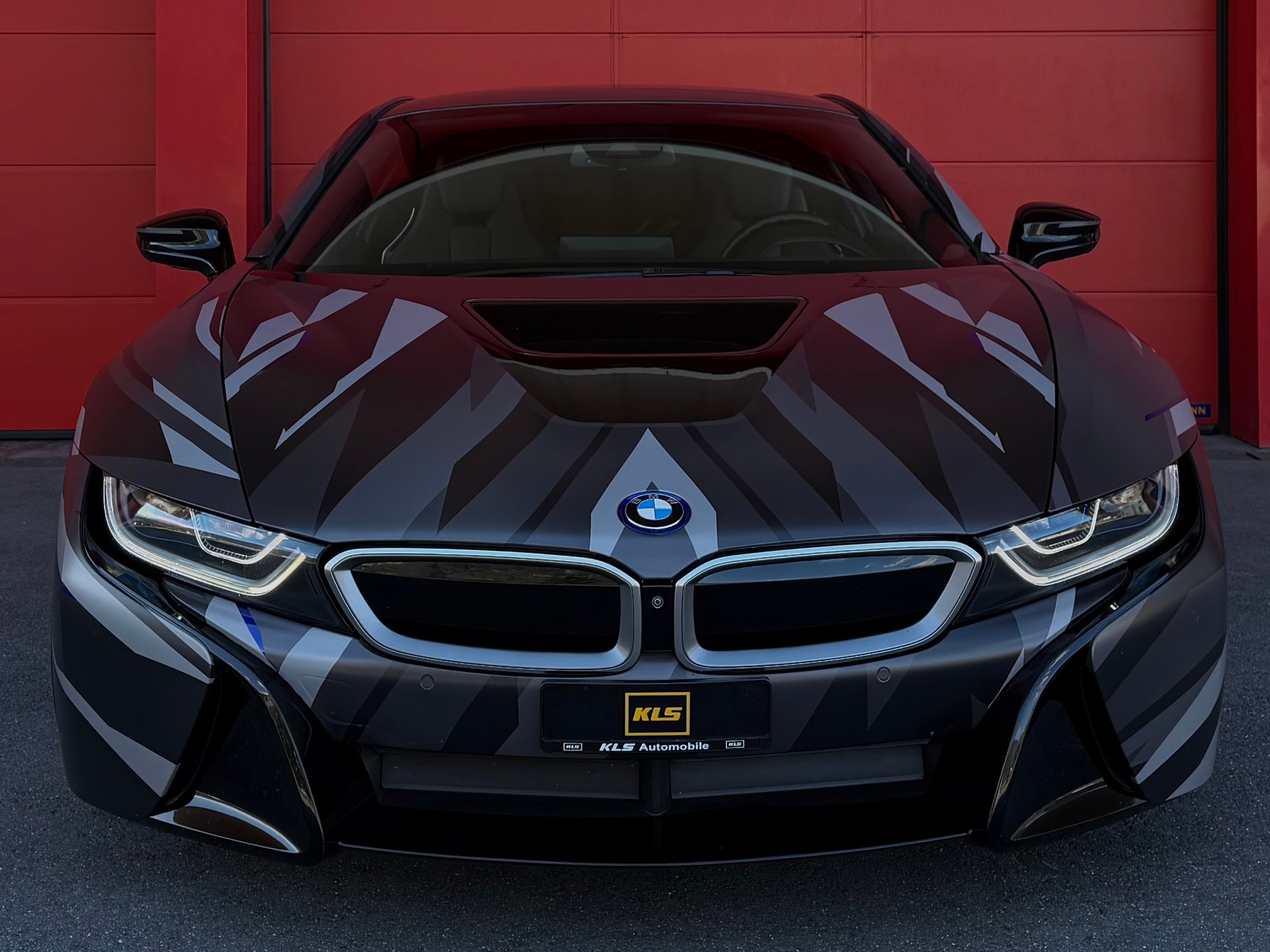 BMW i8 Coupé-image-1