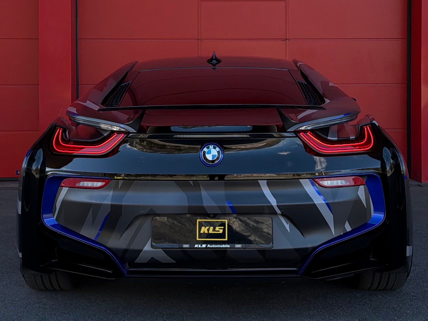 BMW i8 Coupé-image-4