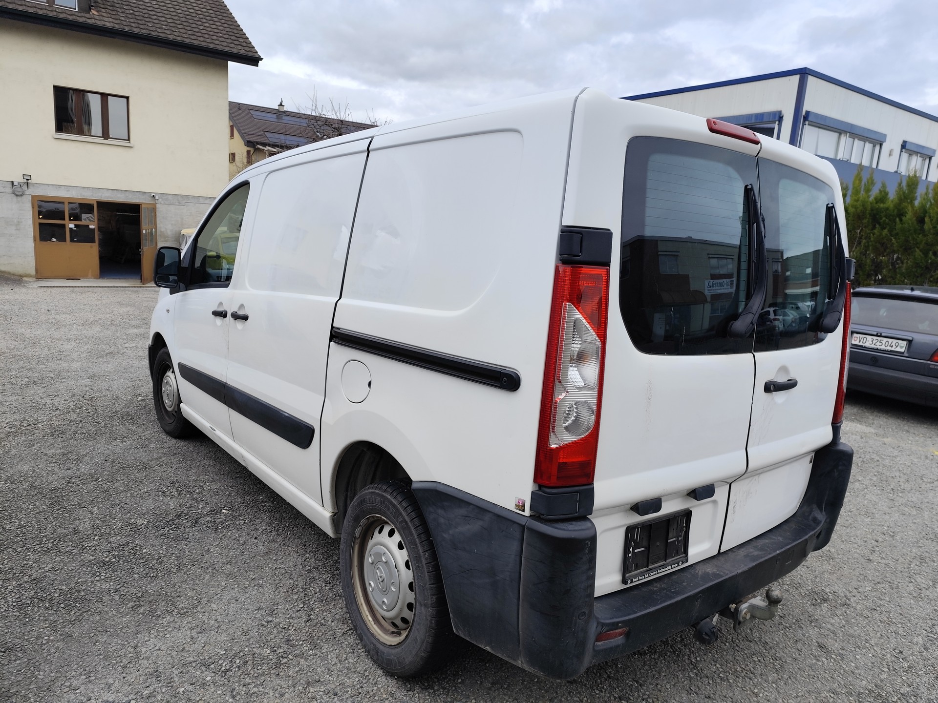 TOYOTA Proace 1.6D Glass Van Terra L1H1-image-5