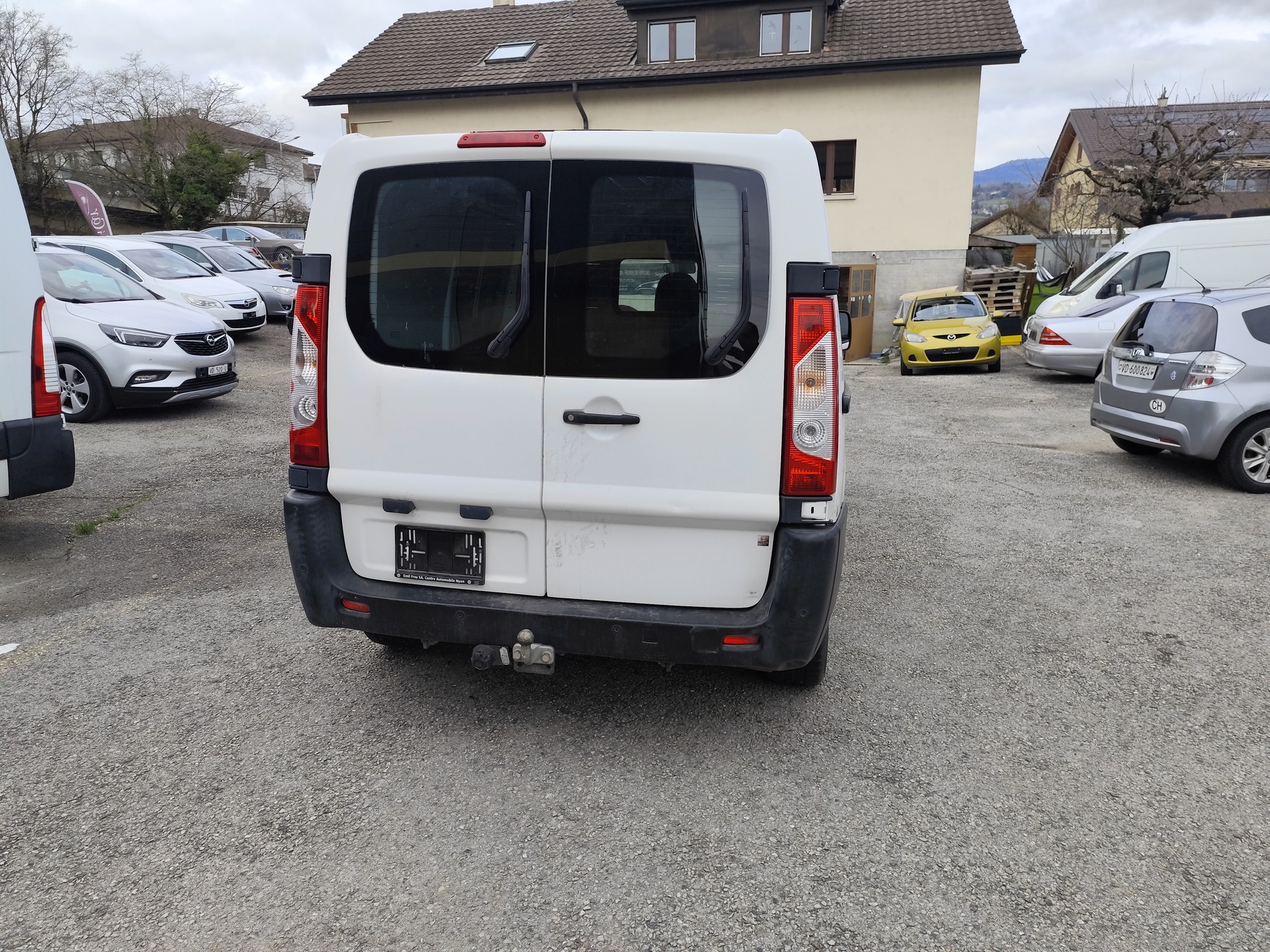 TOYOTA Proace 1.6D Glass Van Terra L1H1-image-4