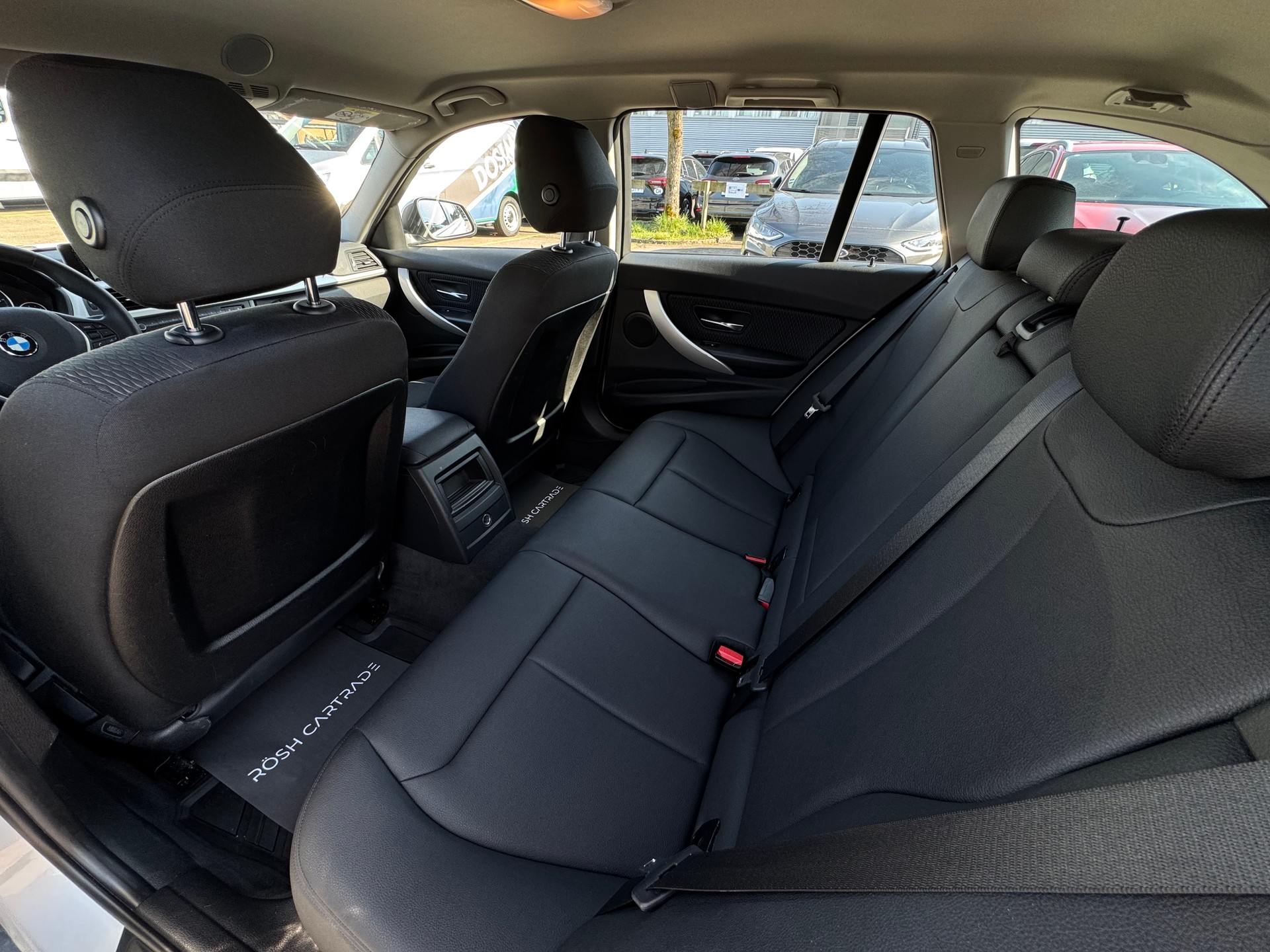 BMW 318d Touring Steptronic-image-10
