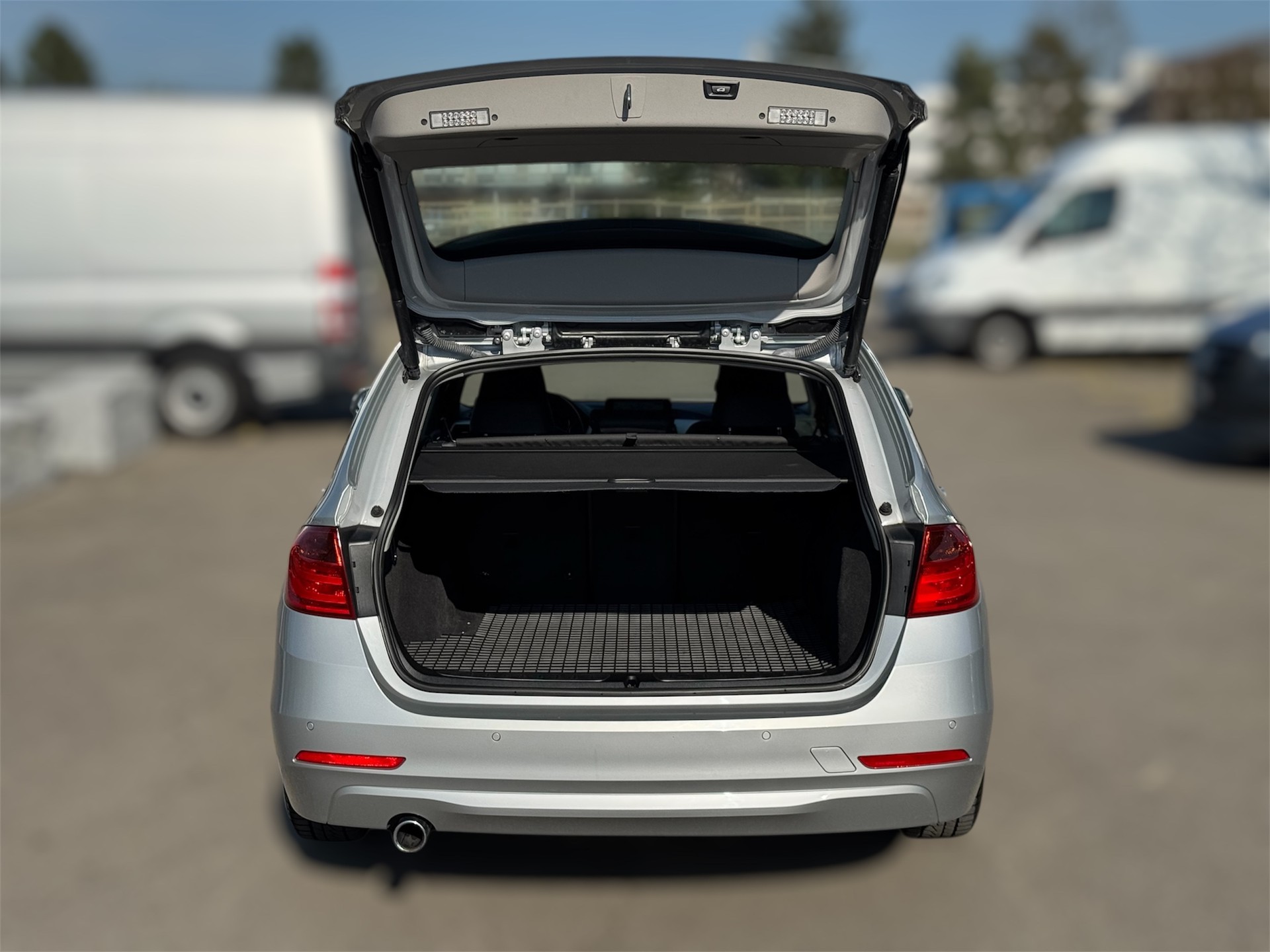 BMW 318d Touring Steptronic-image-6