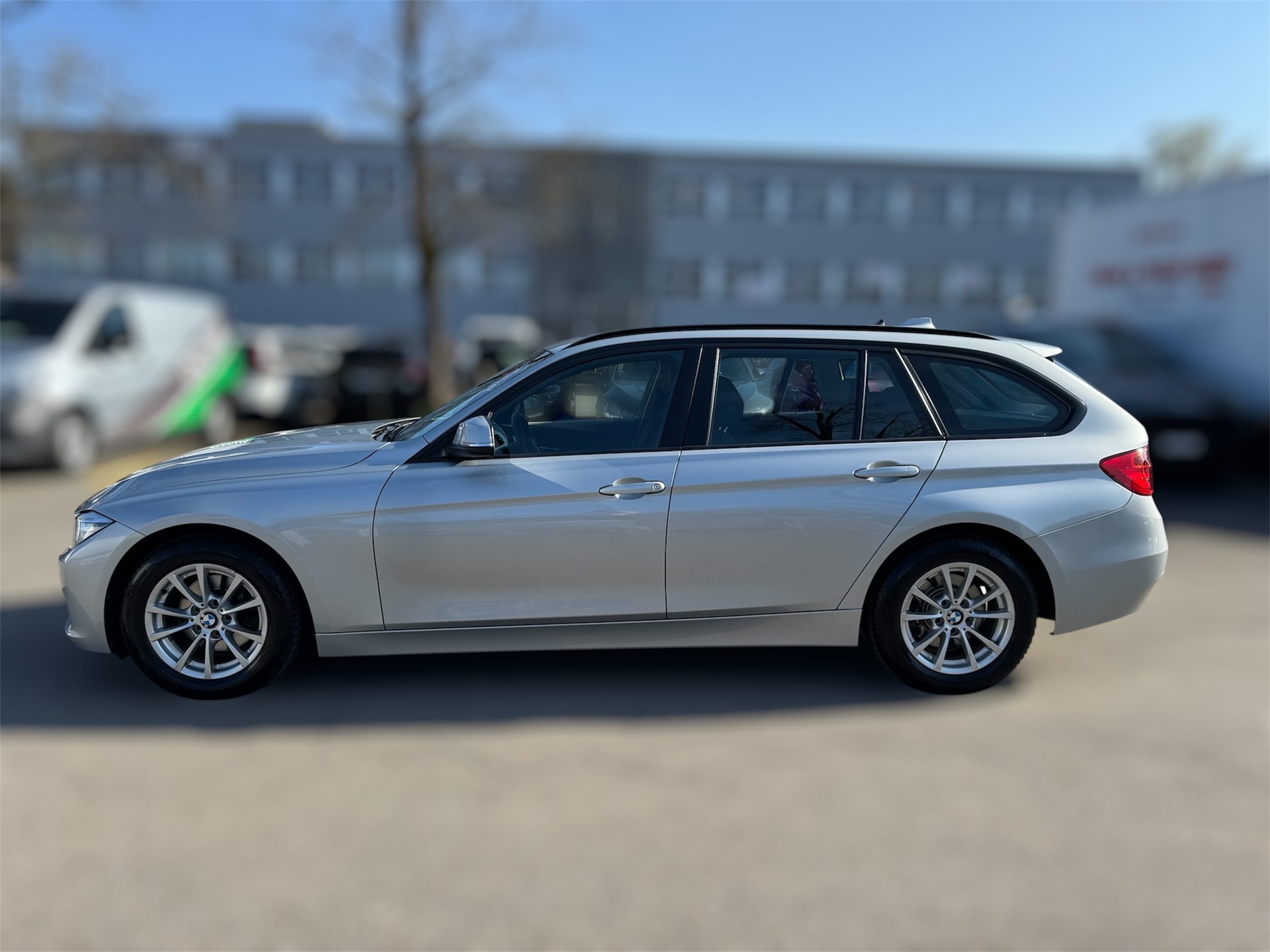 BMW 318d Touring Steptronic-image-8
