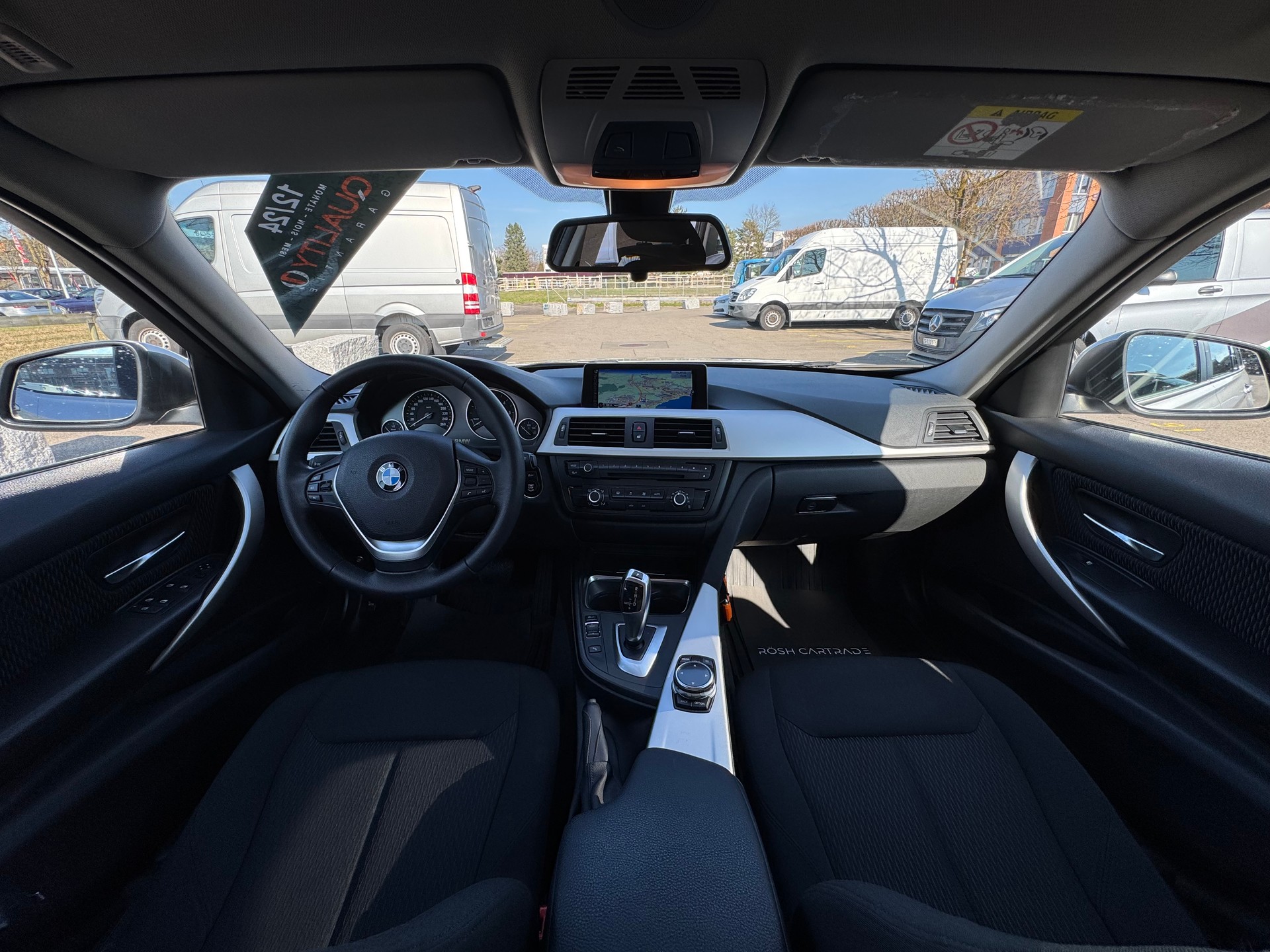 BMW 318d Touring Steptronic-image-11