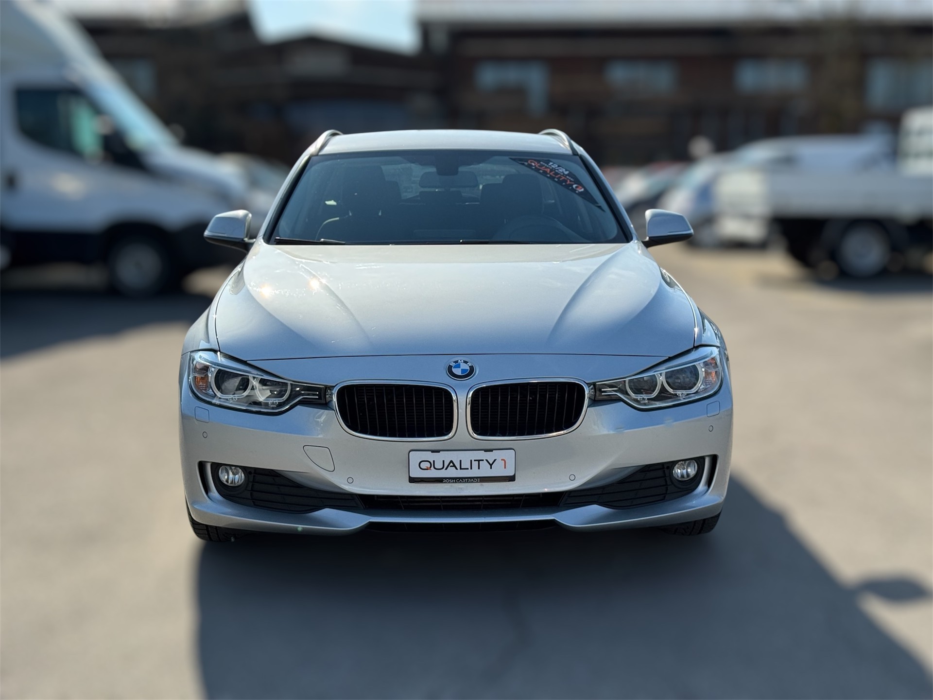 BMW 318d Touring Steptronic-image-1