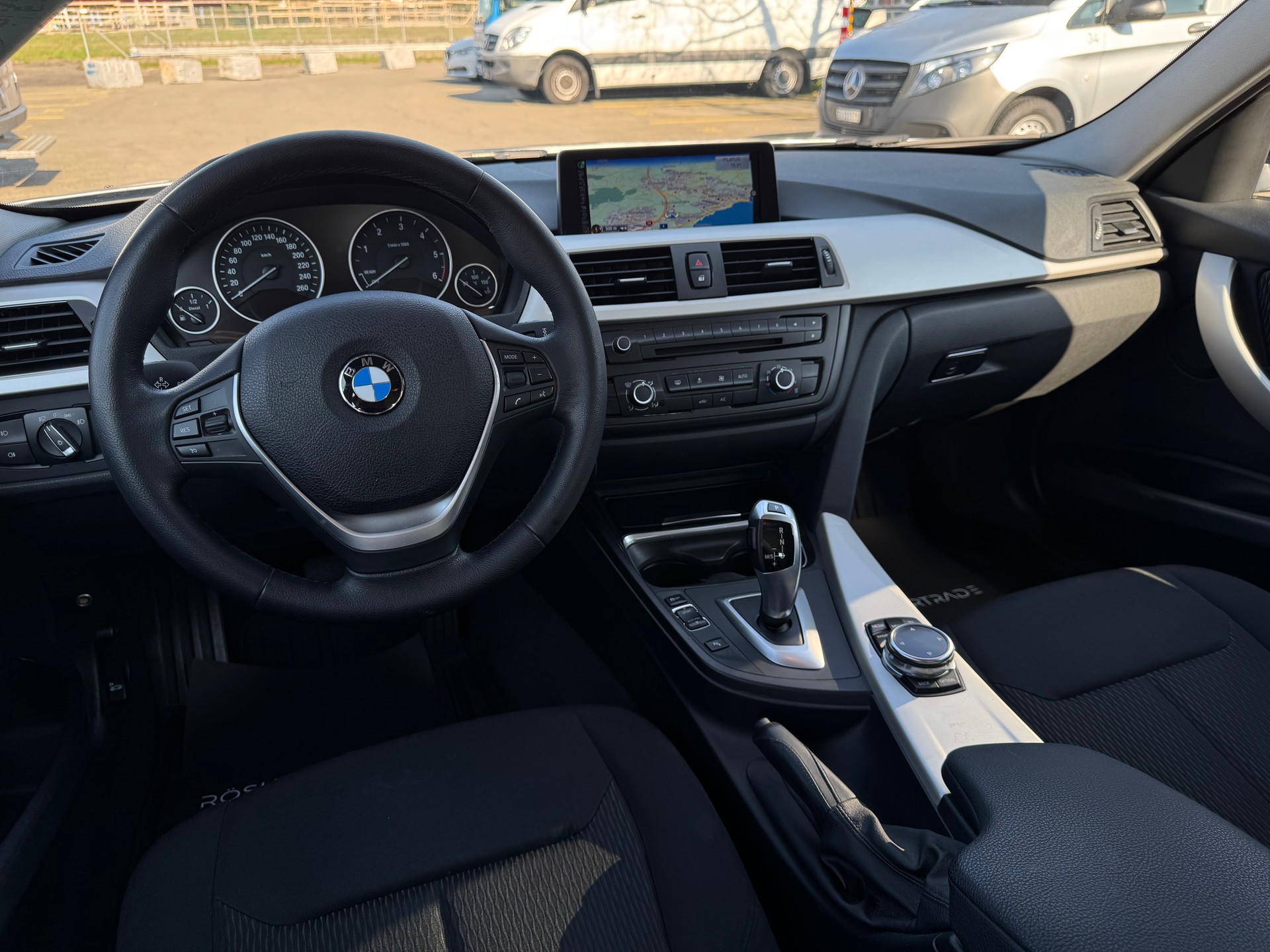 BMW 318d Touring Steptronic-image-12