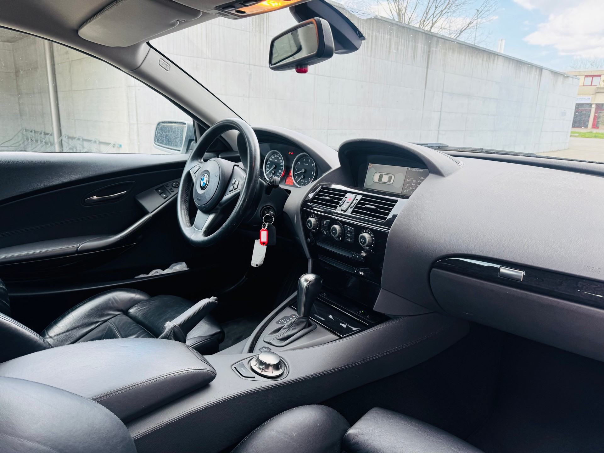 BMW 645i-image-8
