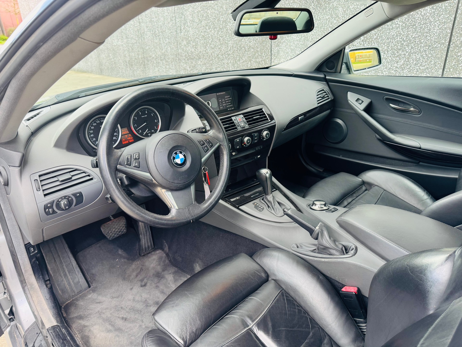 BMW 645i-image-12