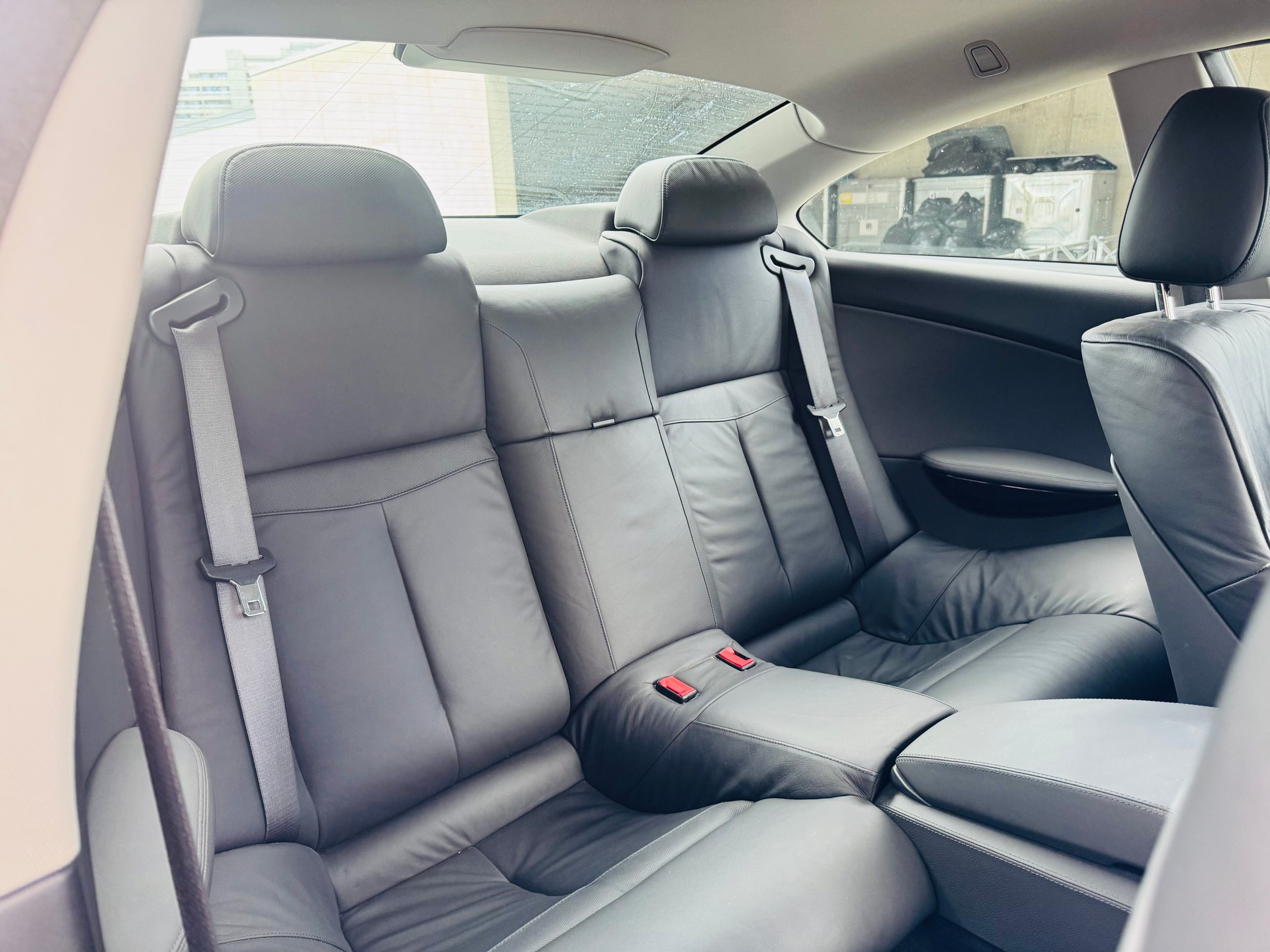 BMW 645i-image-9