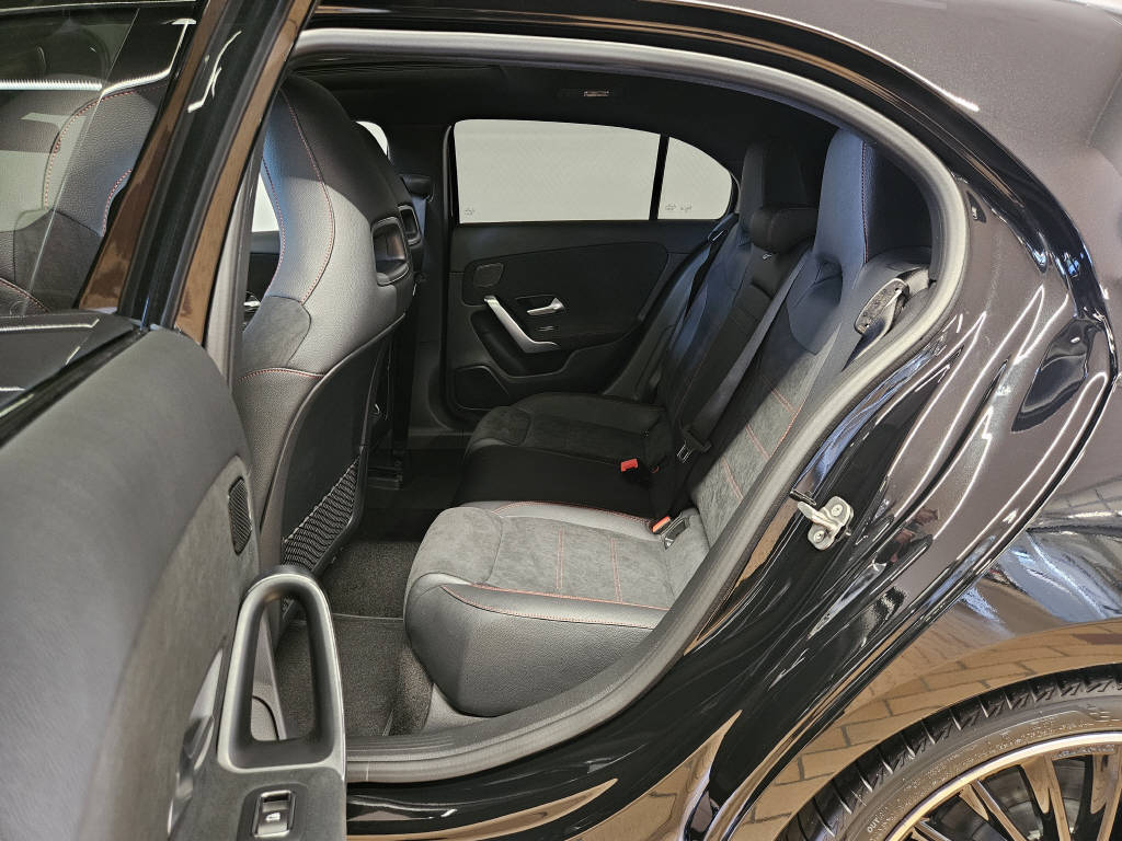 MERCEDES-BENZ A 200 Night Star-image-12