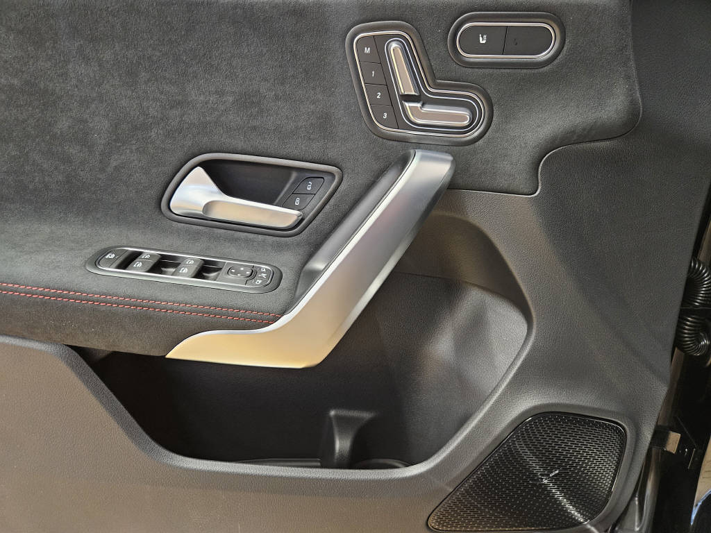 MERCEDES-BENZ A 200 Night Star-image-9
