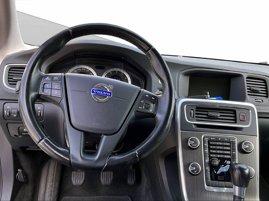 VOLVO S60 2.0 T Momentum-image-7