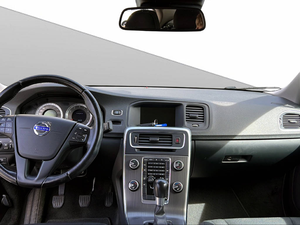VOLVO S60 2.0 T Momentum-image-9