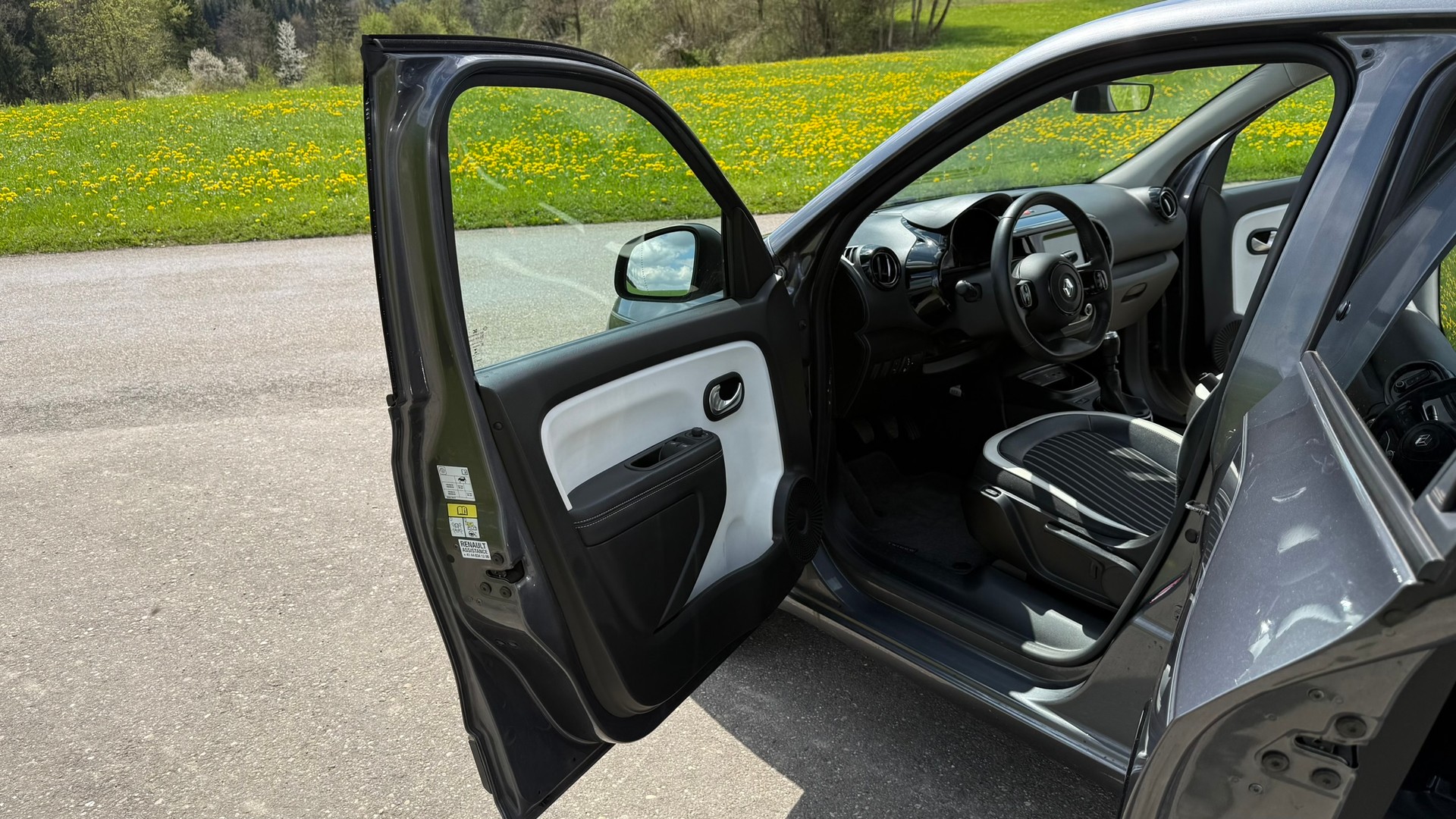 RENAULT Twingo TCe 95 Urban-image-13