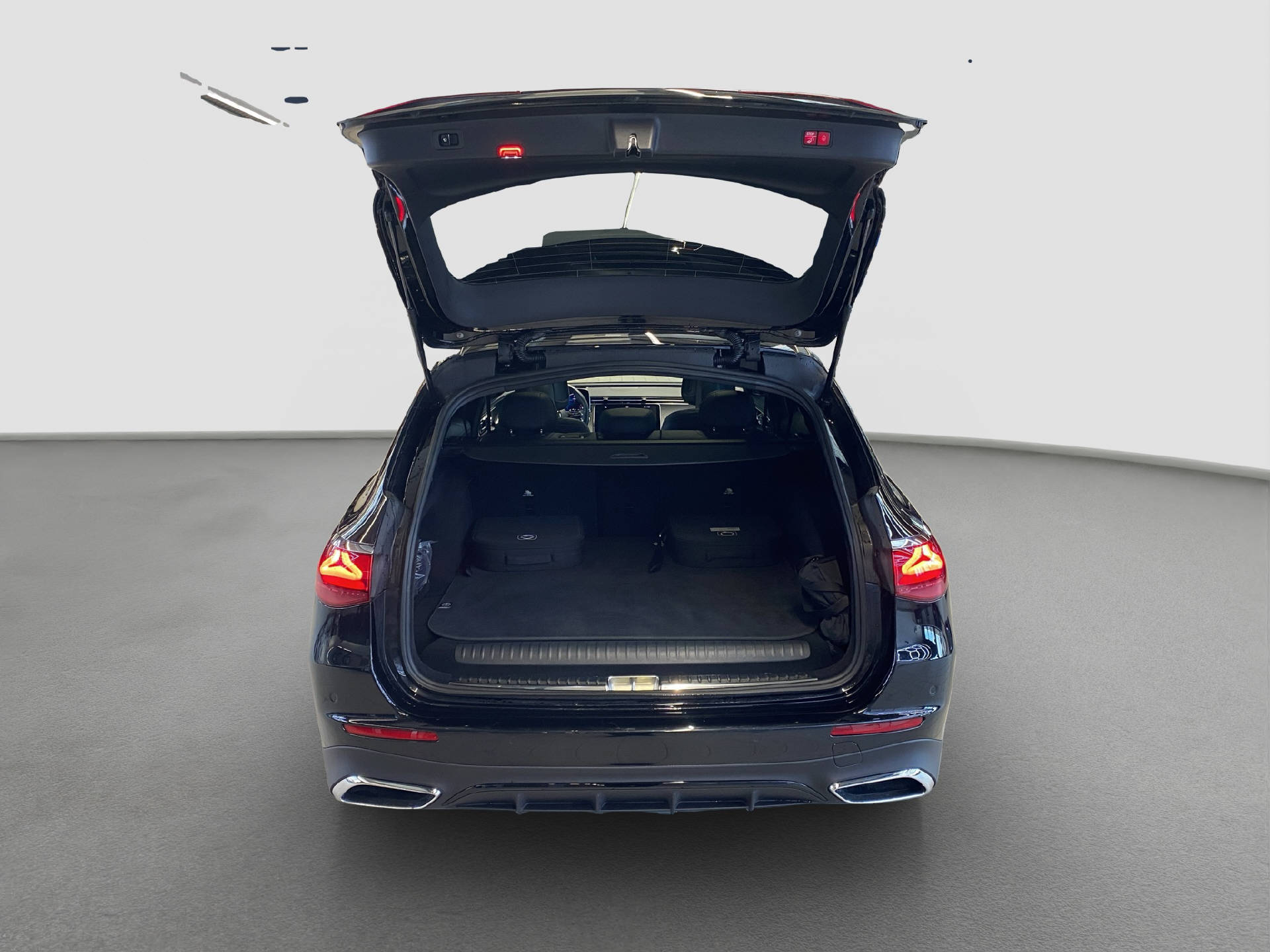 MERCEDES-BENZ E 300 de AMG Line 4MATIC-image-14