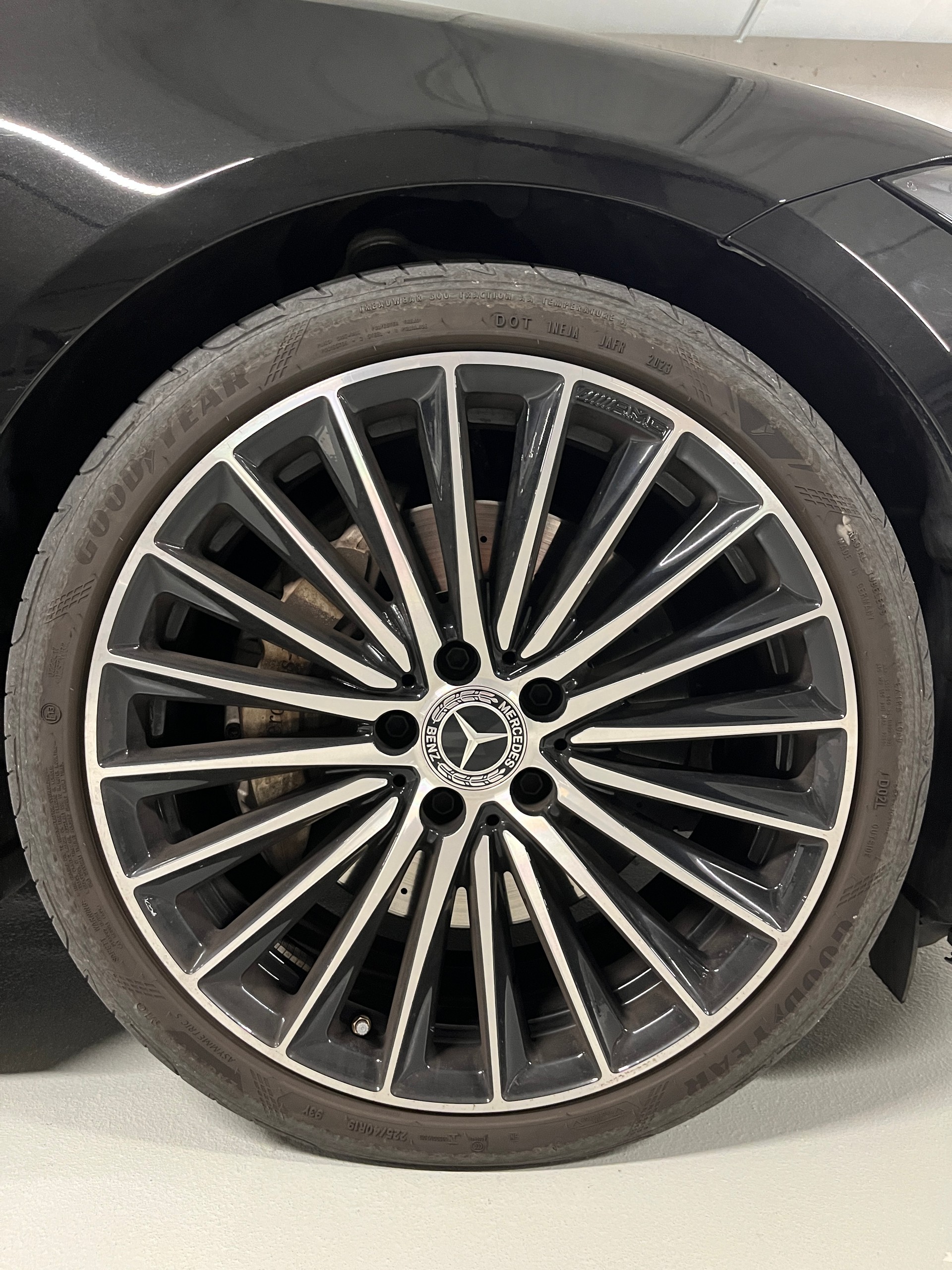 MERCEDES-BENZ C 300 4Matic AMG Line-image-19