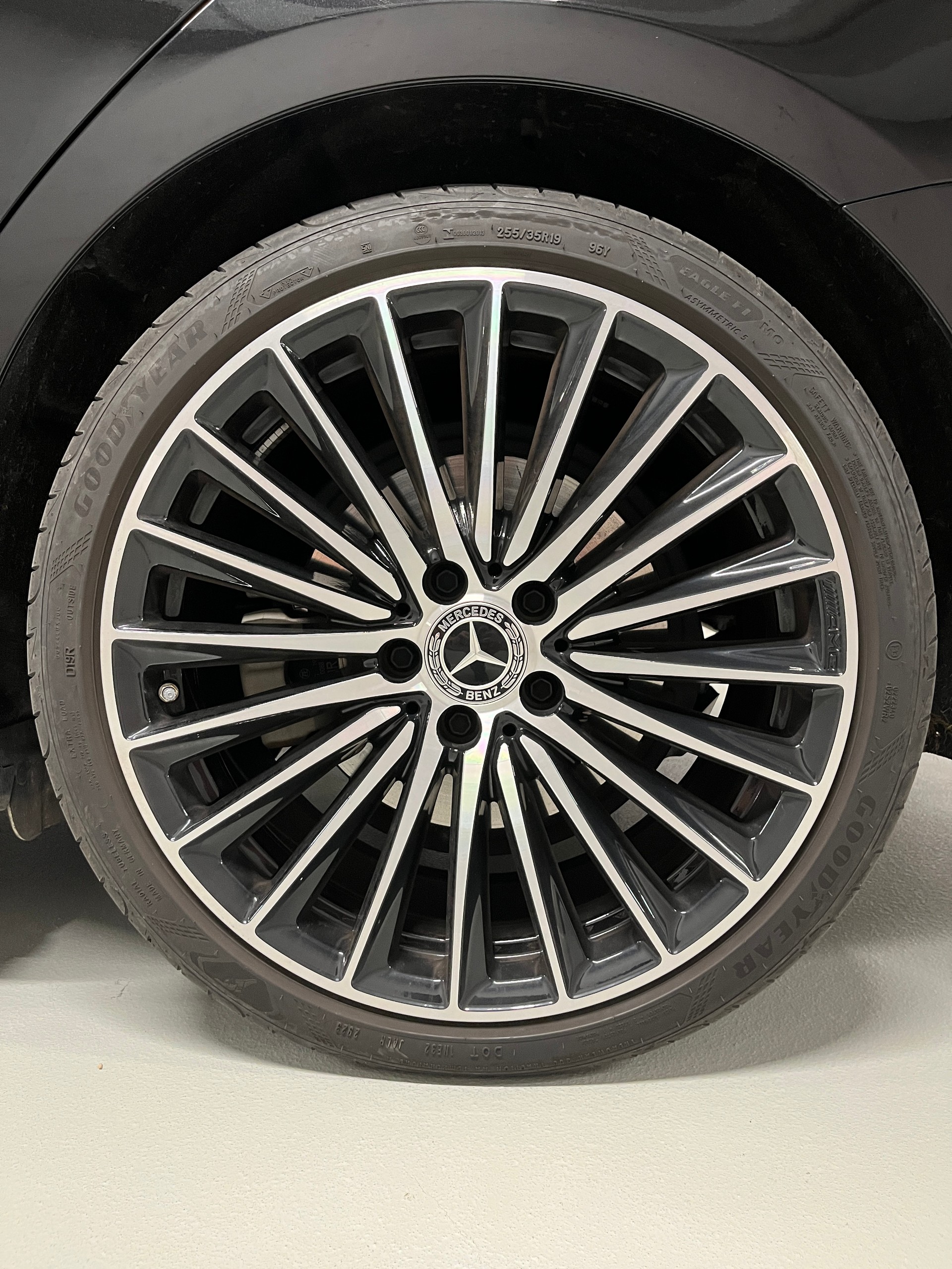 MERCEDES-BENZ C 300 4Matic AMG Line-image-21