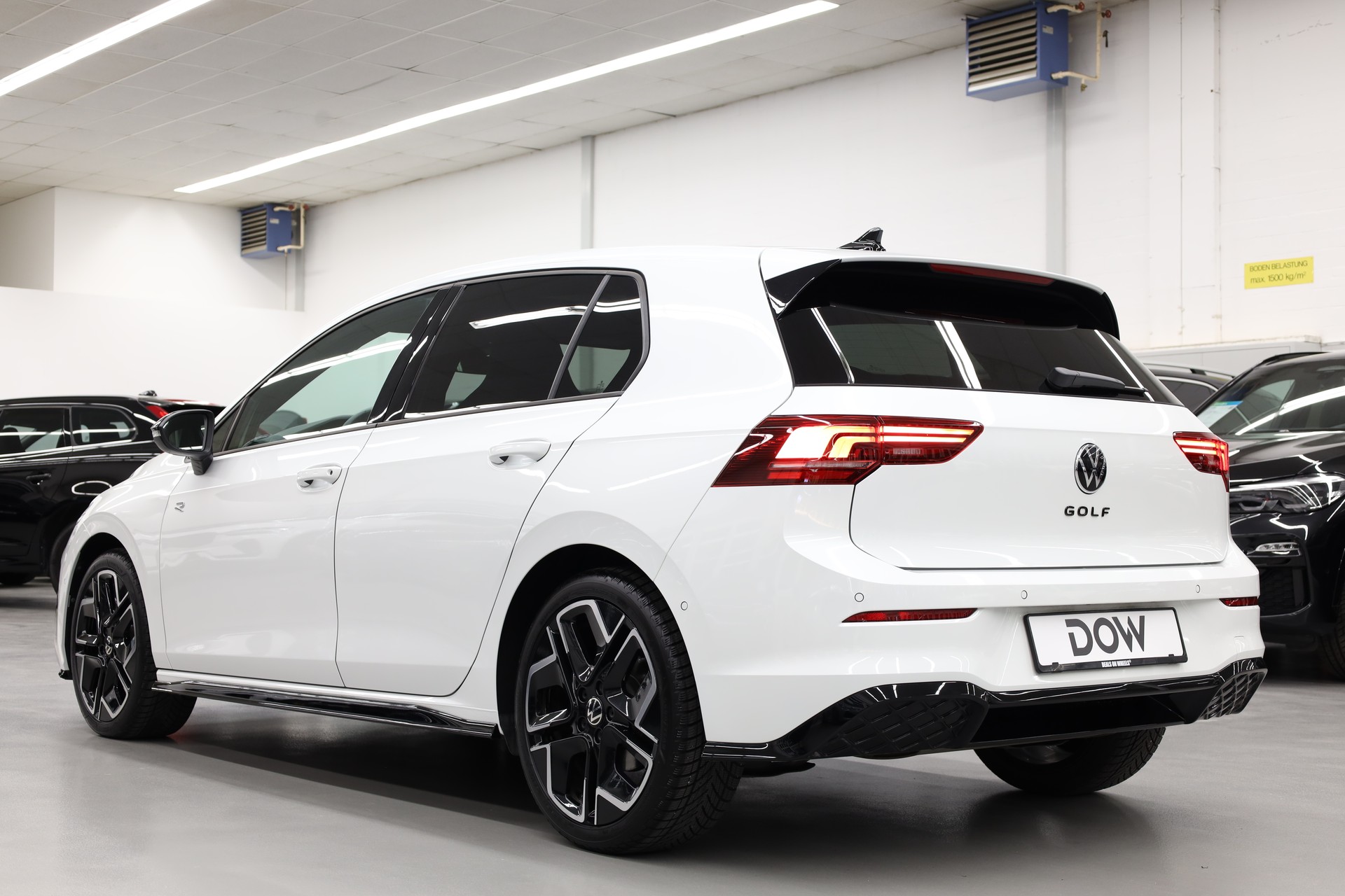 VW Golf VIII 2.0 TDI R-Line DSG-image-5