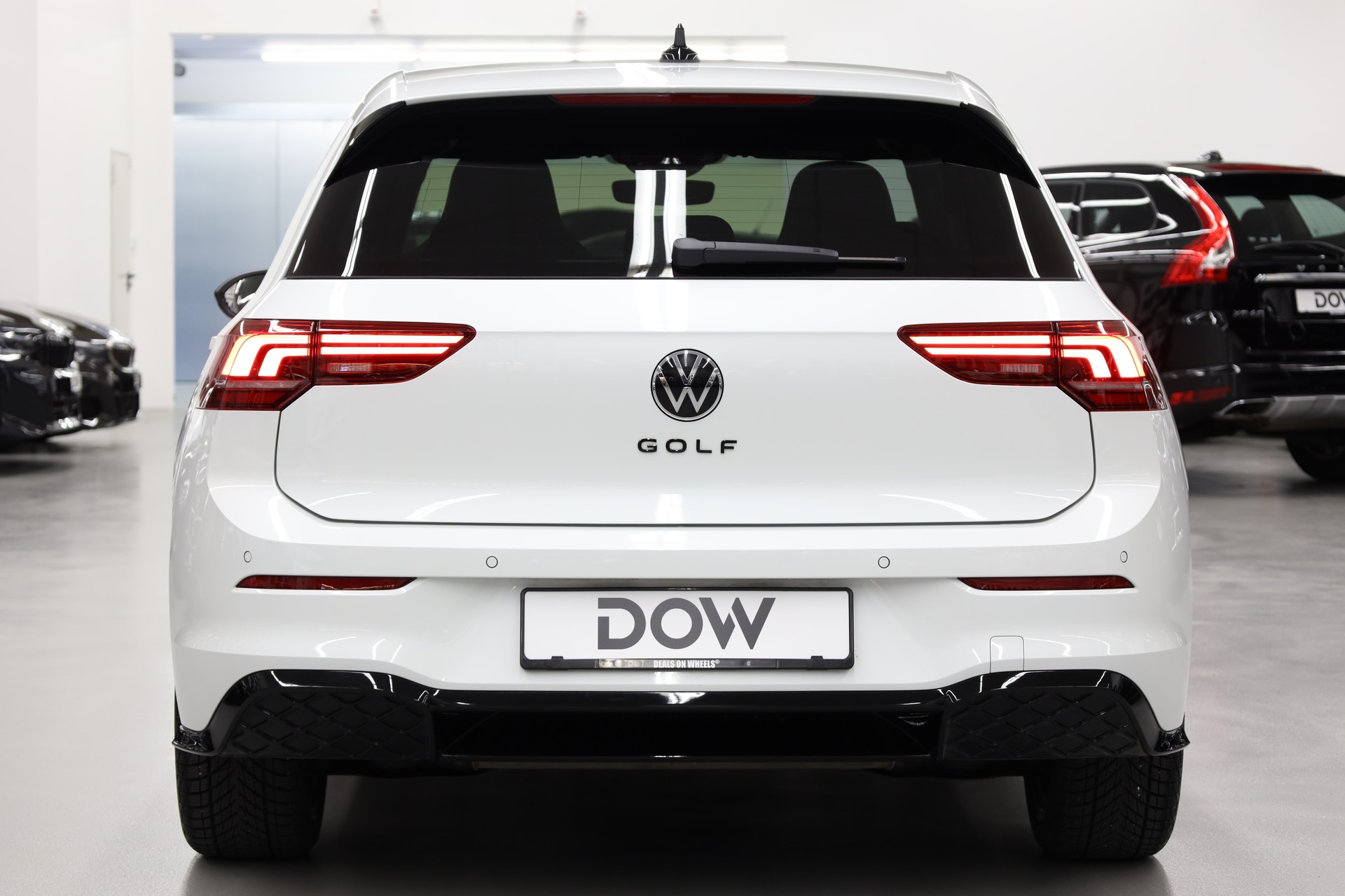 VW Golf VIII 2.0 TDI R-Line DSG-image-7