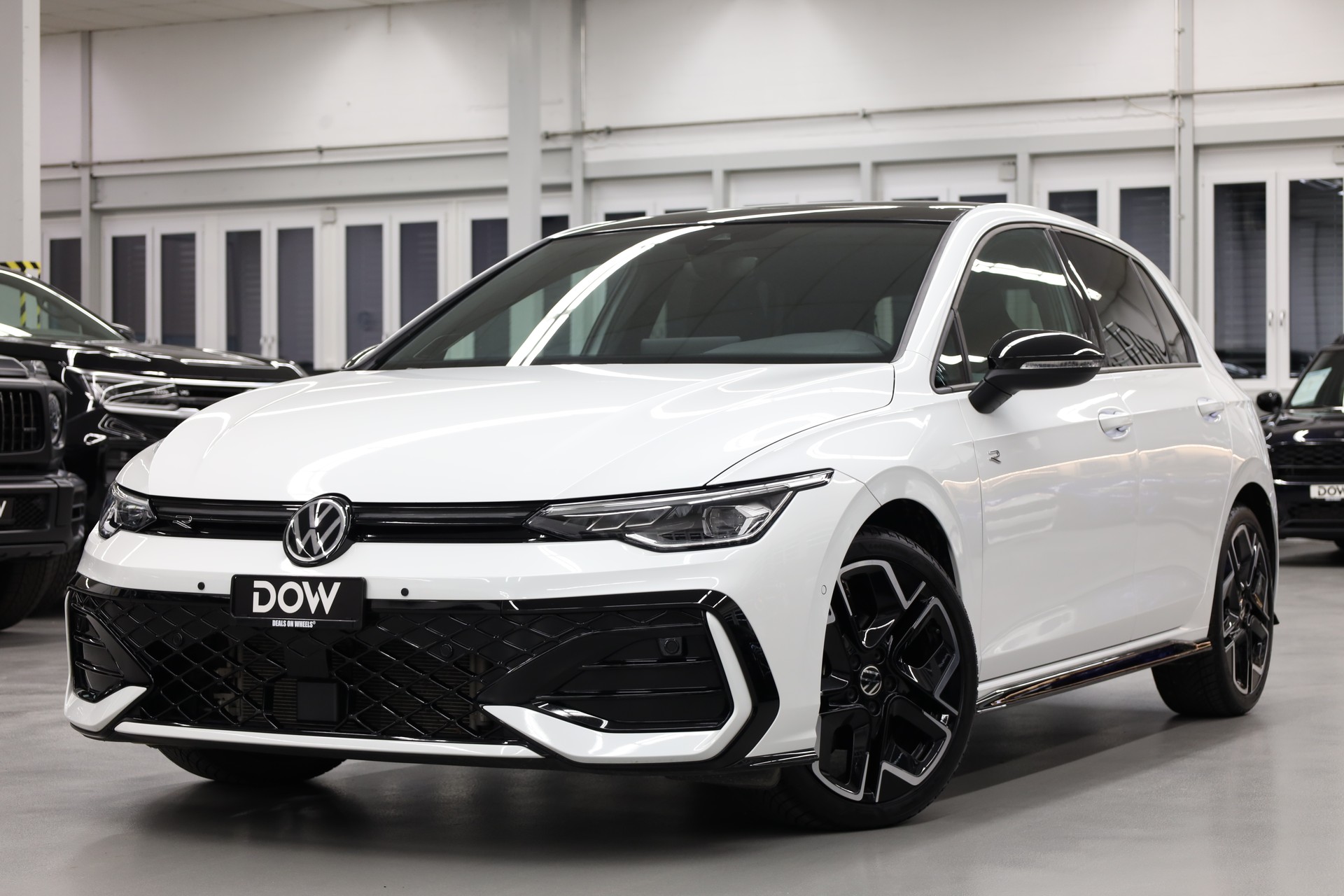 VW Golf VIII 2.0 TDI R-Line DSG-image-0