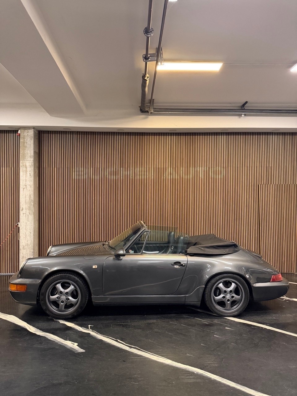 PORSCHE 911 Carrera 4 Cabrio-showroom-element-2
