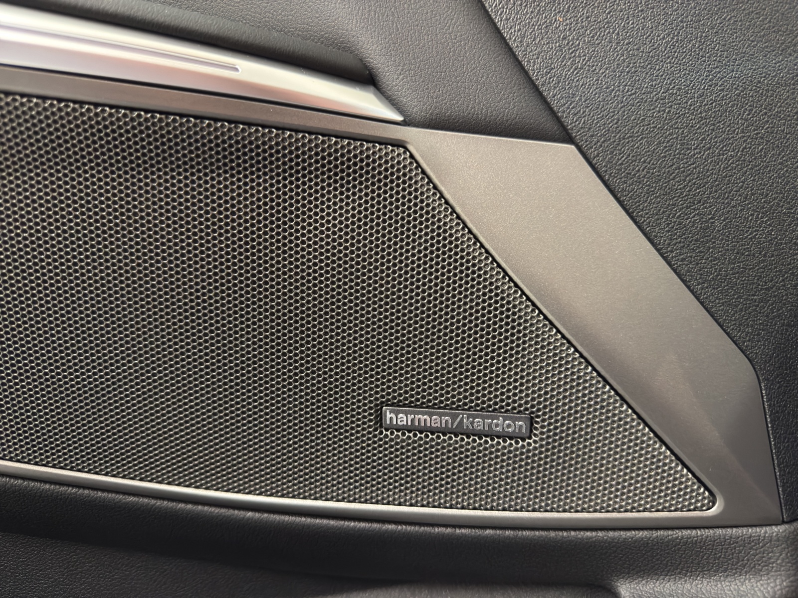 BMW M3 Touring xDrive Competition M-image-19