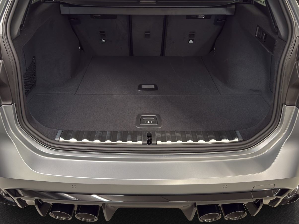 BMW M3 Touring xDrive Competition M-image-22