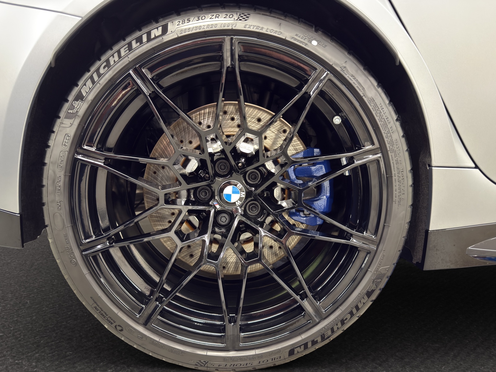 BMW M3 Touring xDrive Competition M-image-10