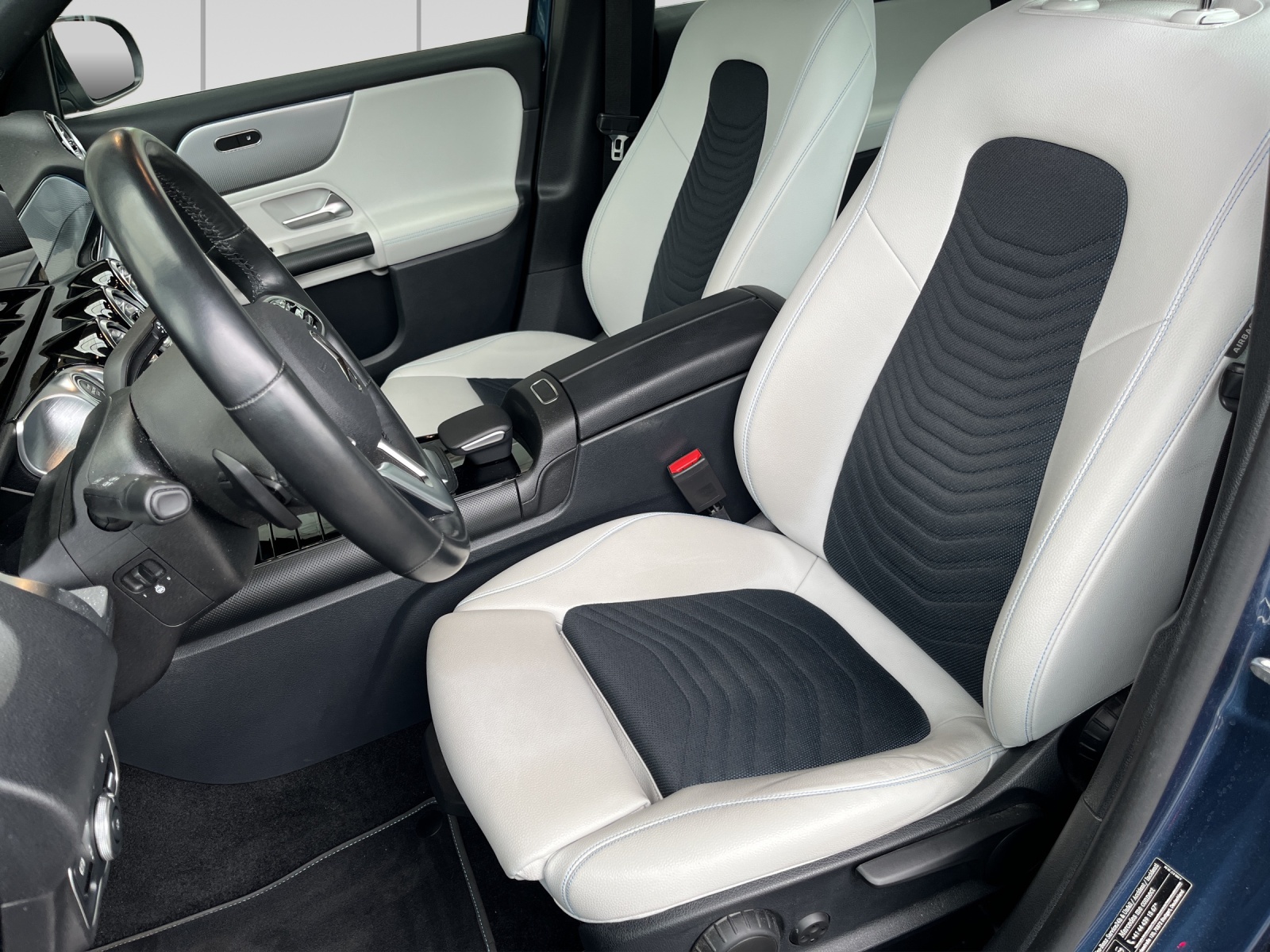 MERCEDES-BENZ GLB 180 d Style 8G-Tronic-image-6