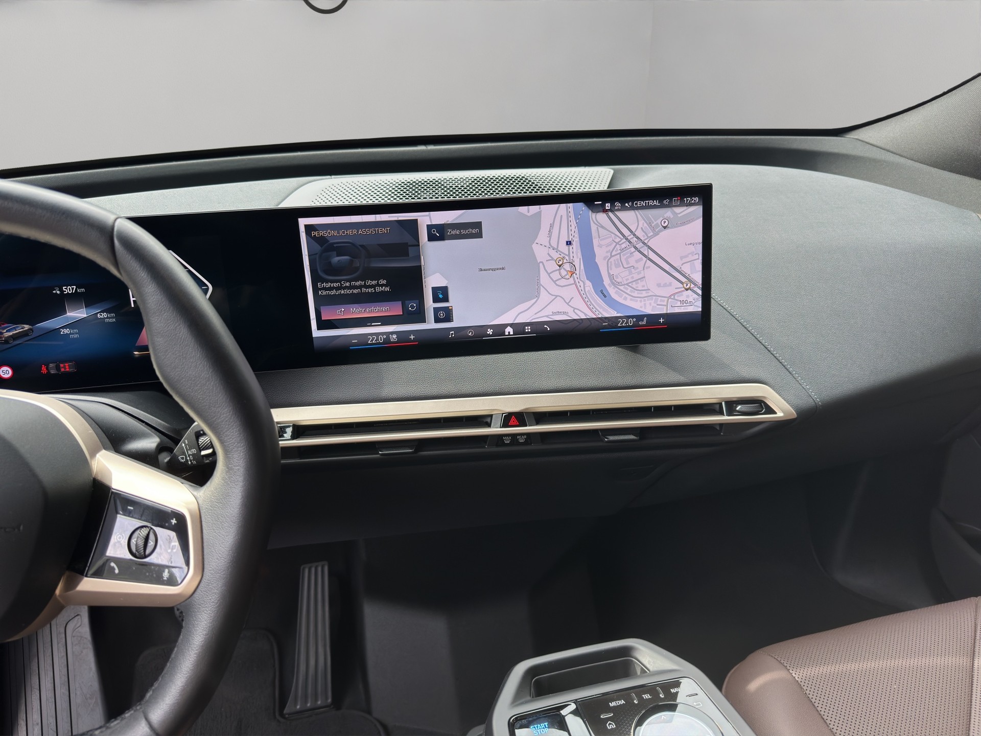BMW iX xDrive50-image-16