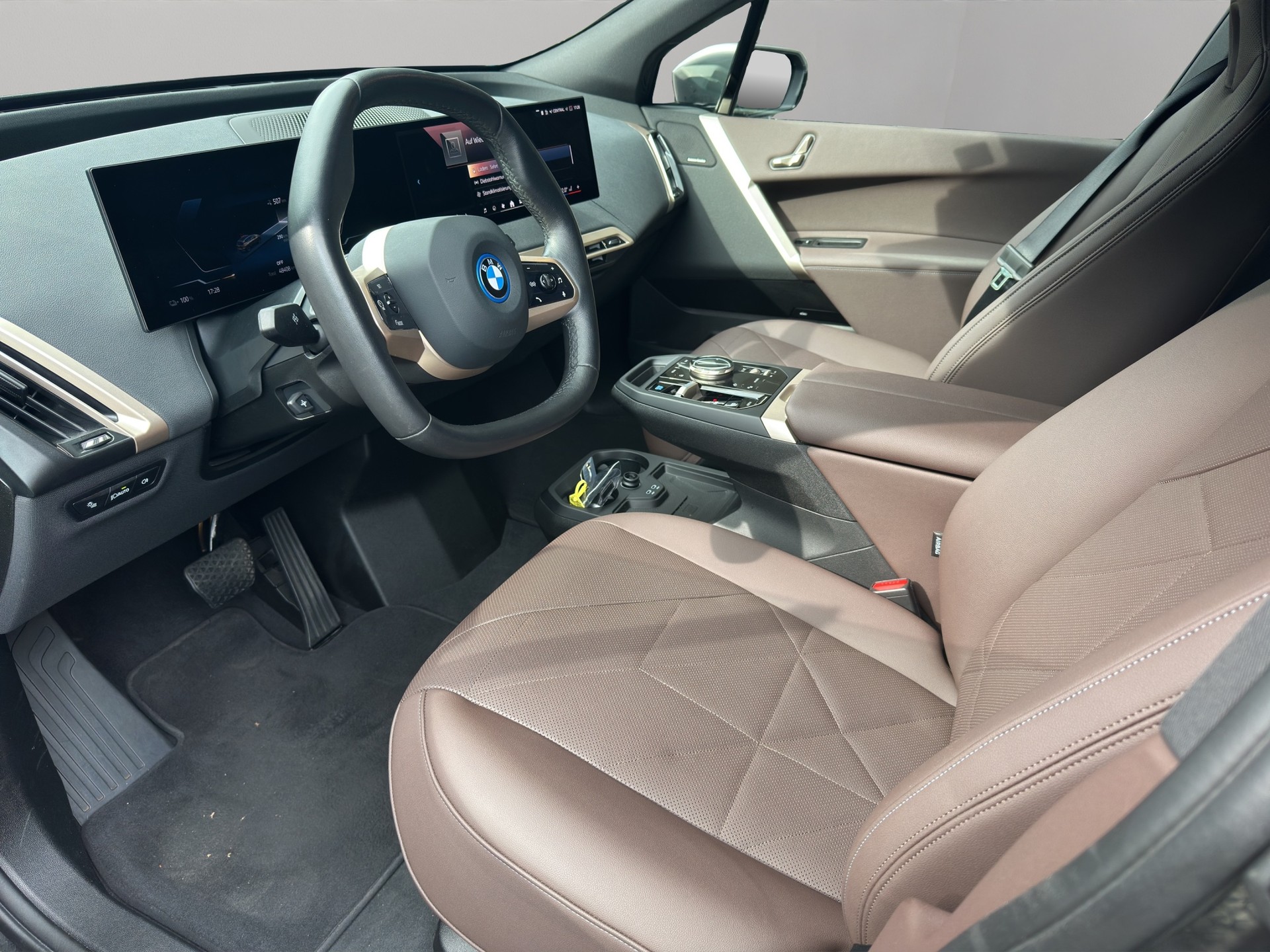 BMW iX xDrive50-image-11