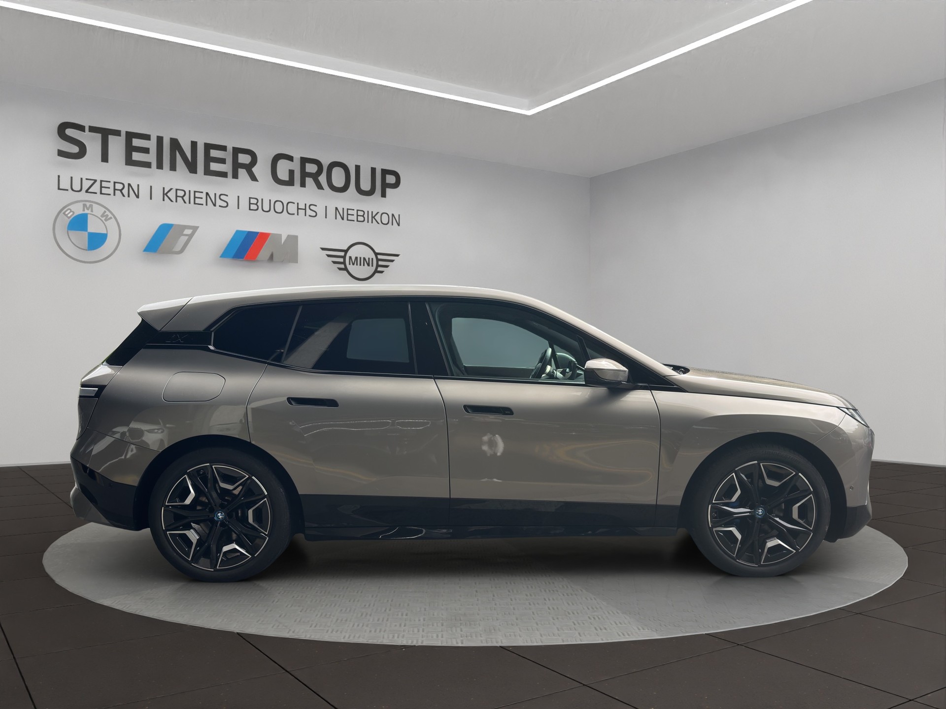 BMW iX xDrive50-image-4