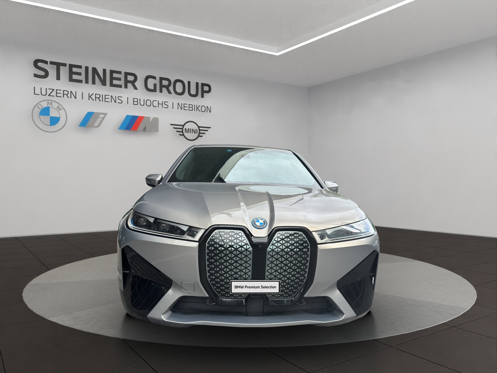BMW iX xDrive50-image-2