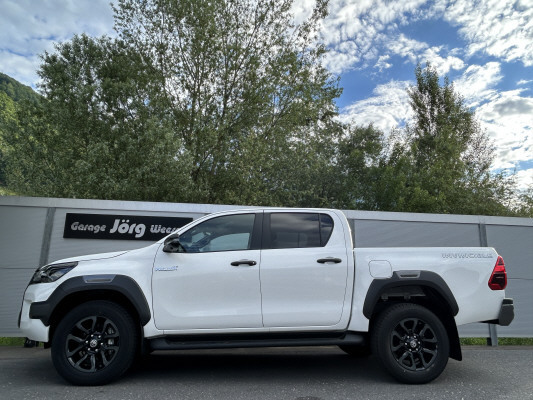 TOYOTA Hilux 2.8d MH Invi. DC4x4-image-2